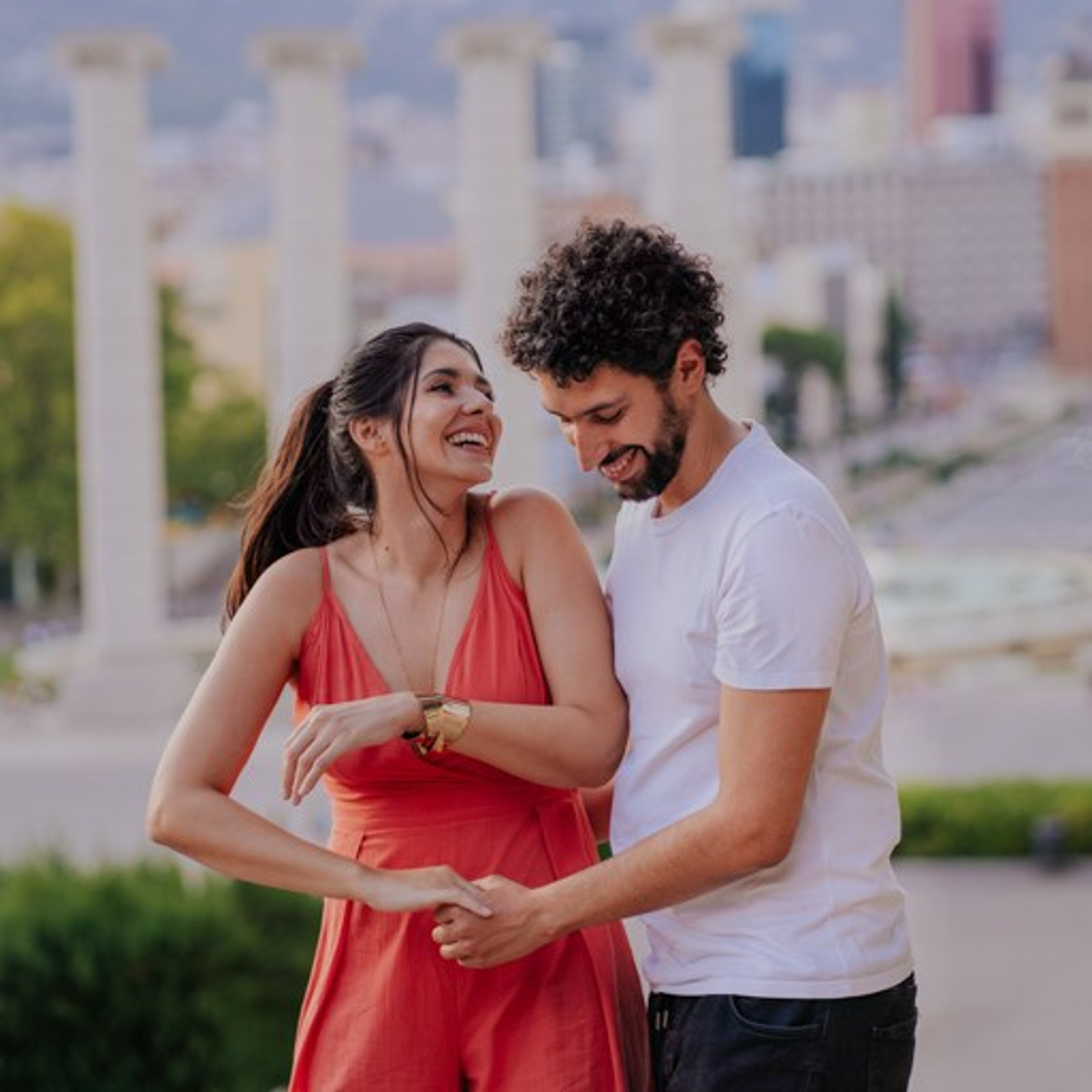 Barcelona romantic couples photoshoot