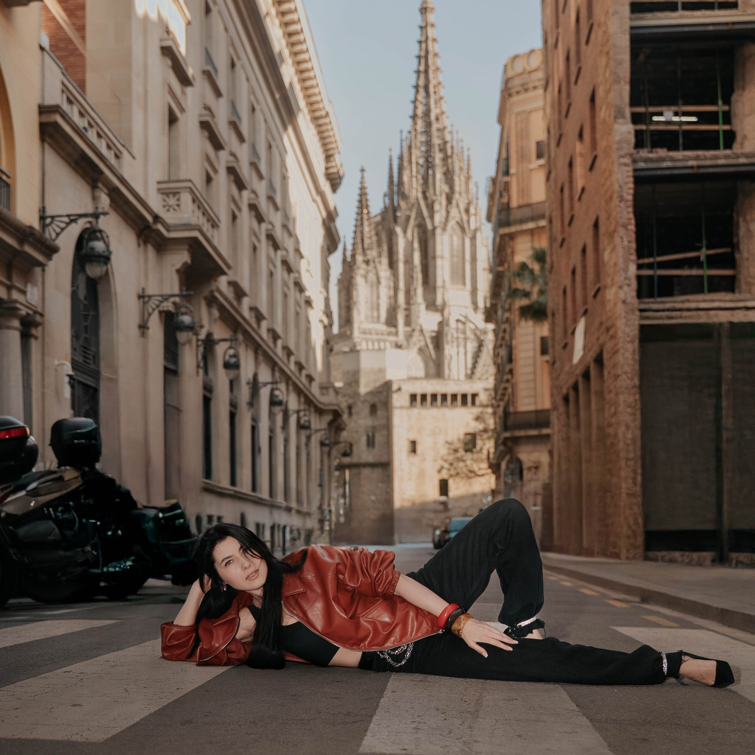 DiaFoto — Wow Photographer in Barcelona | Premium Barcelona Photoshoot Experience