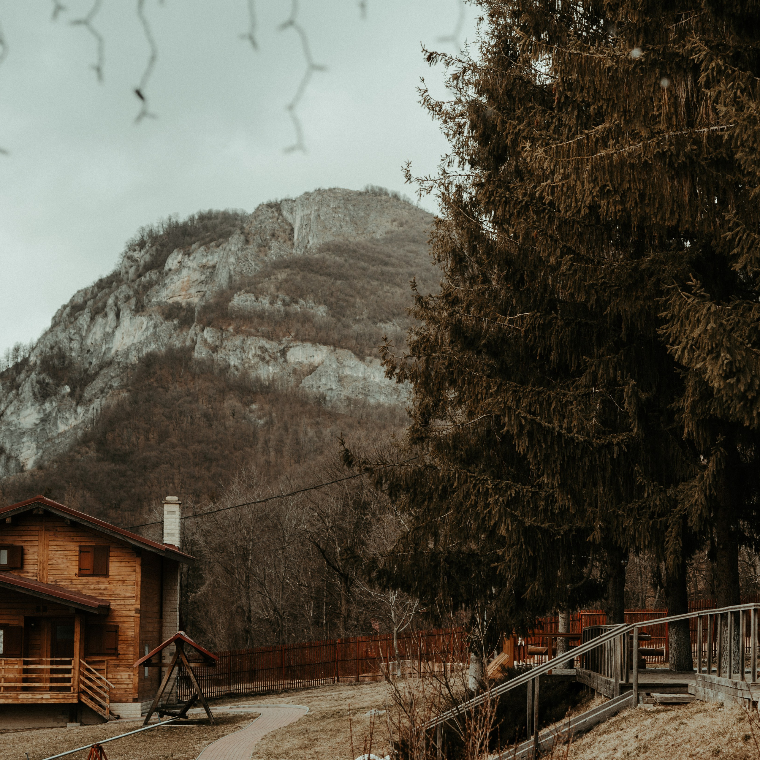 Descoperă Pensiunea Cheile-Oltetului prin Lentila mea