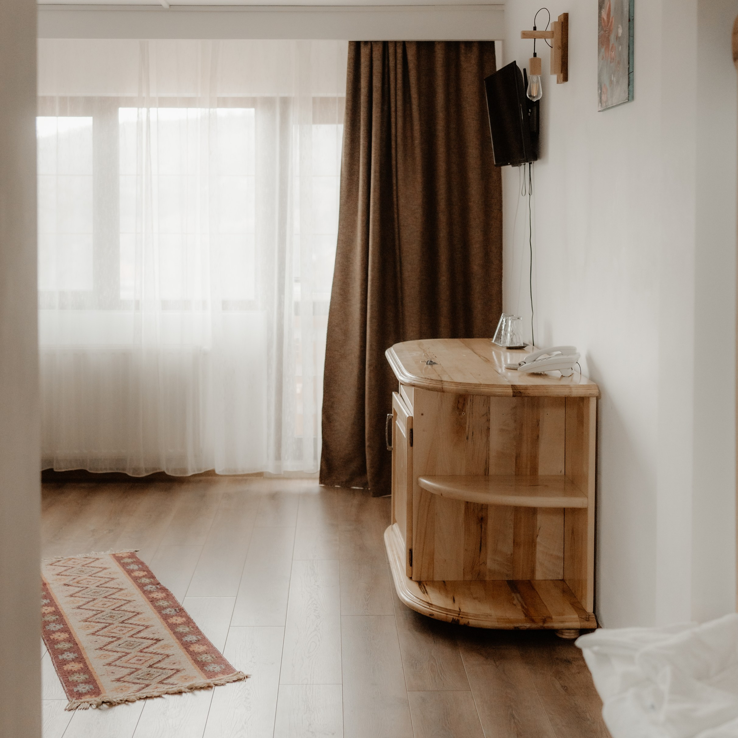 Descoperă Pensiunea Cheile-Oltetului prin Lentila mea