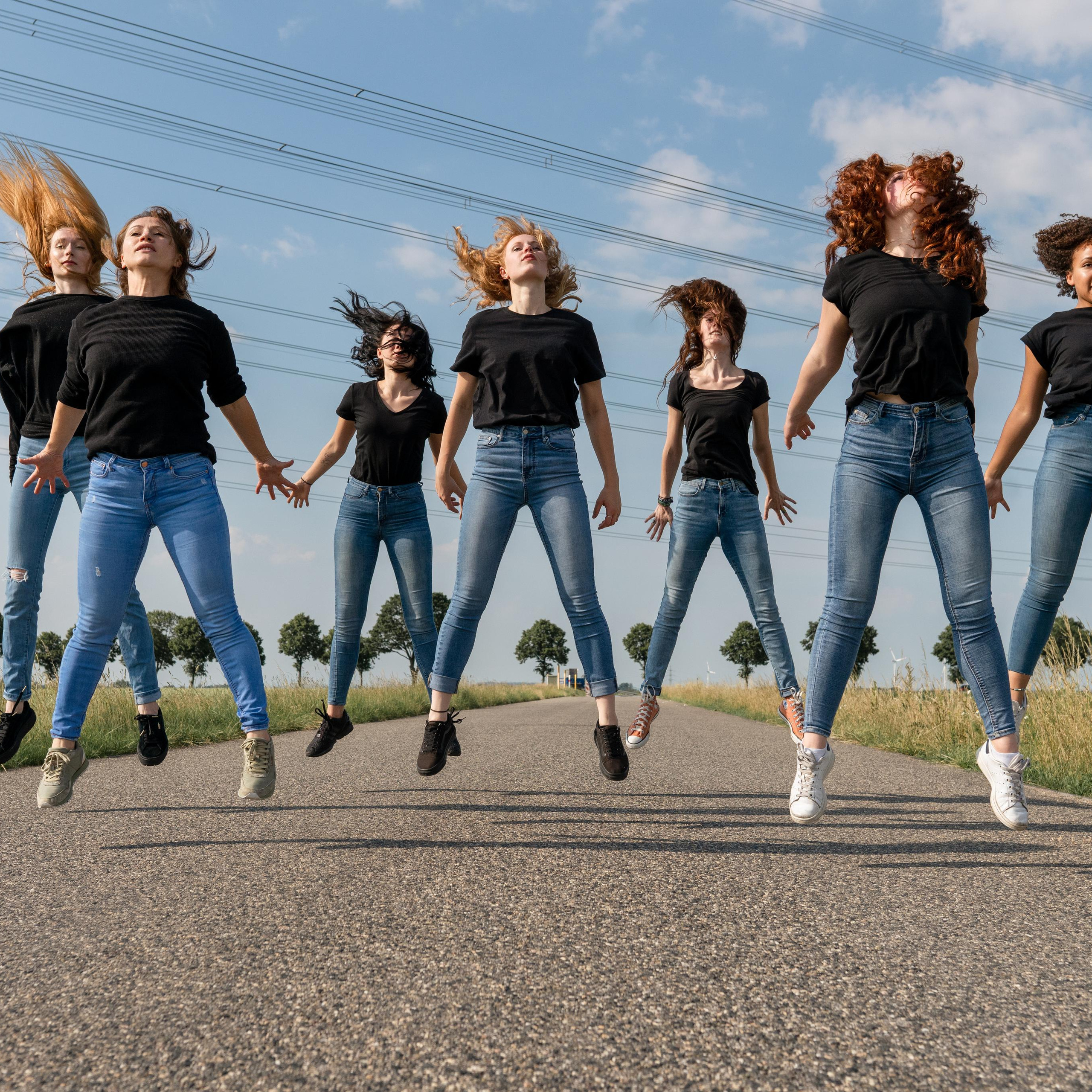 Ballett Releve — Toxic