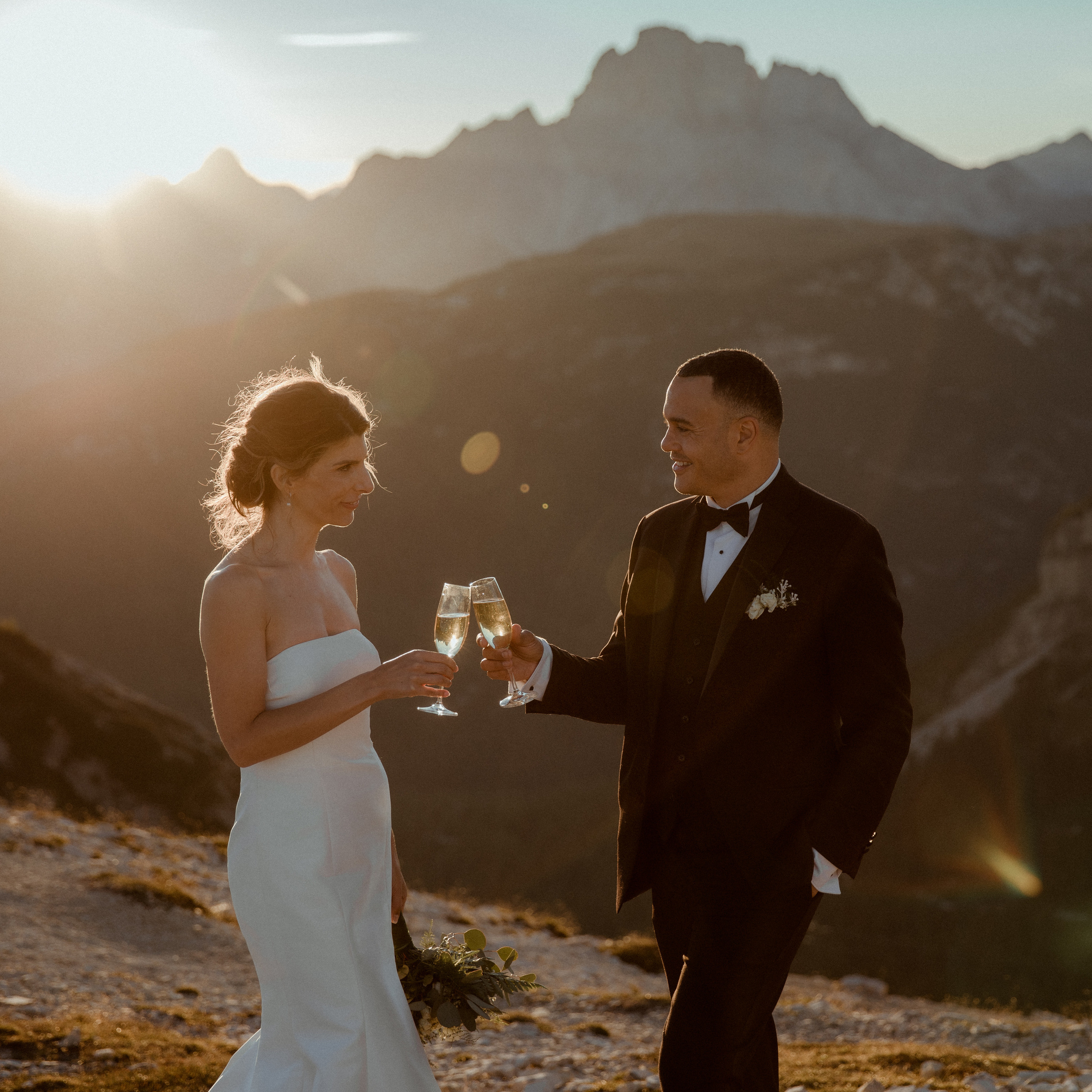 Sunrise wedding photo in Dolomites 