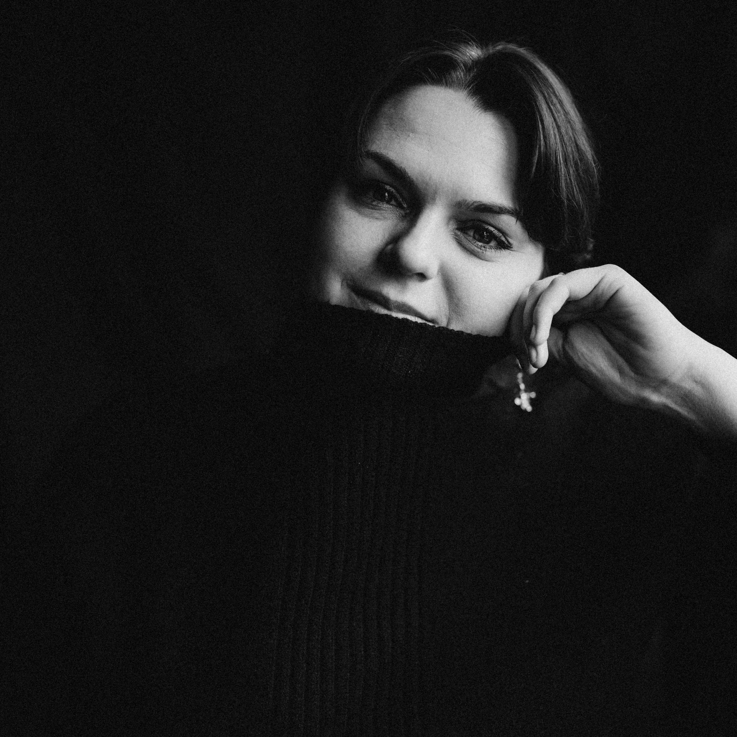 Ksenia. Photographer & Tour Guide Based in Scotland