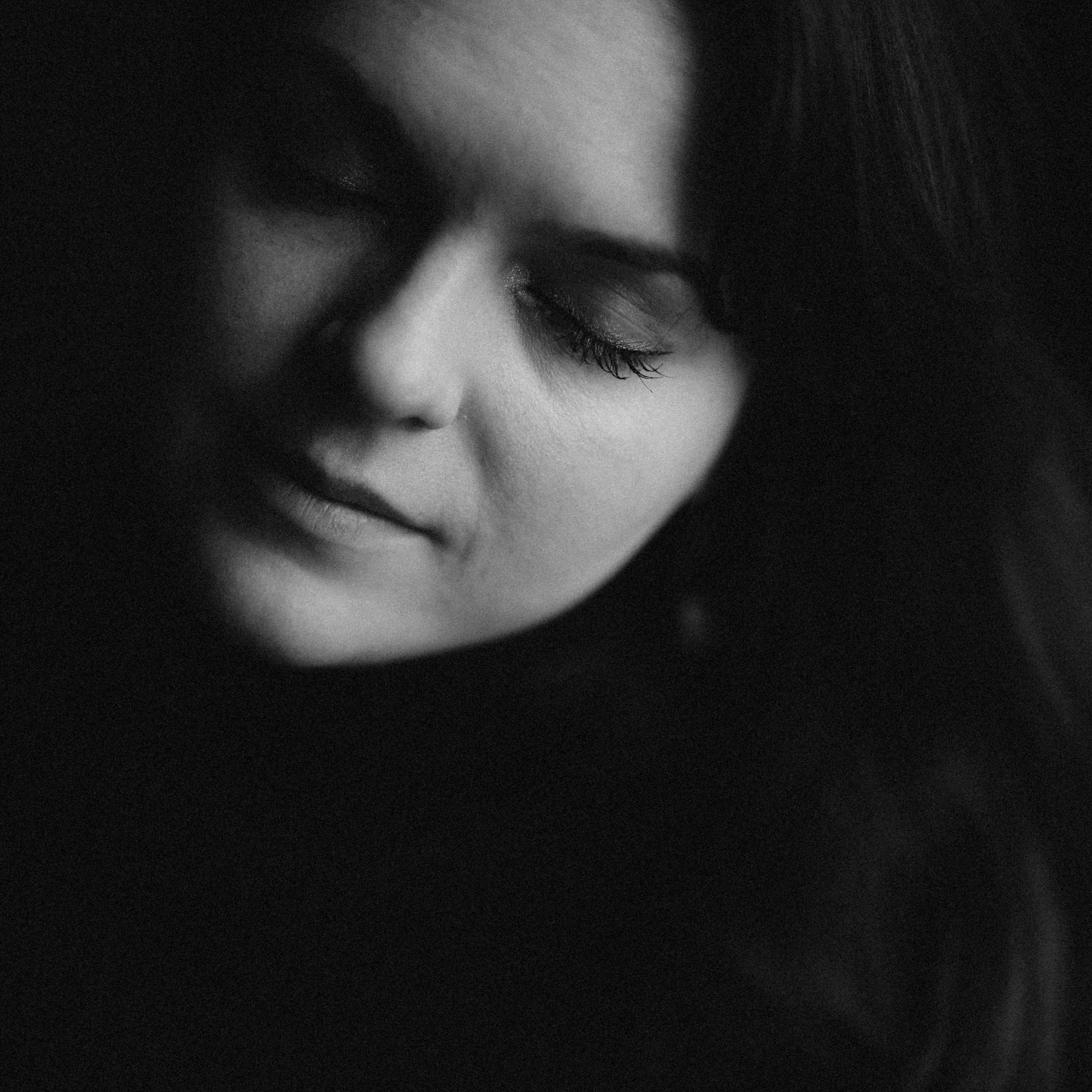 Ksenia. Photographer & Tour Guide Based in Scotland