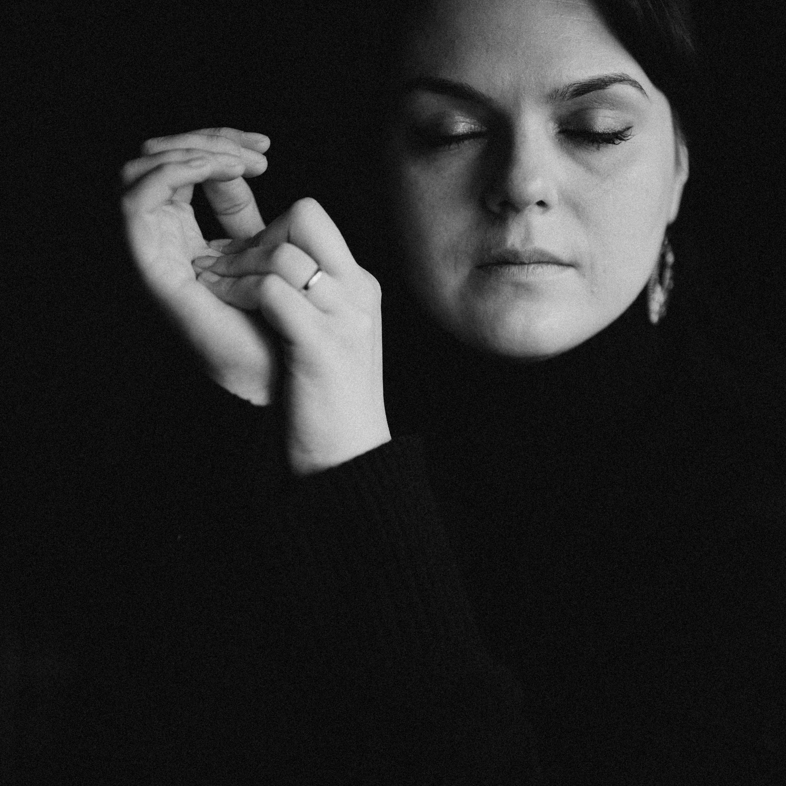 Ksenia. Photographer & Tour Guide Based in Scotland