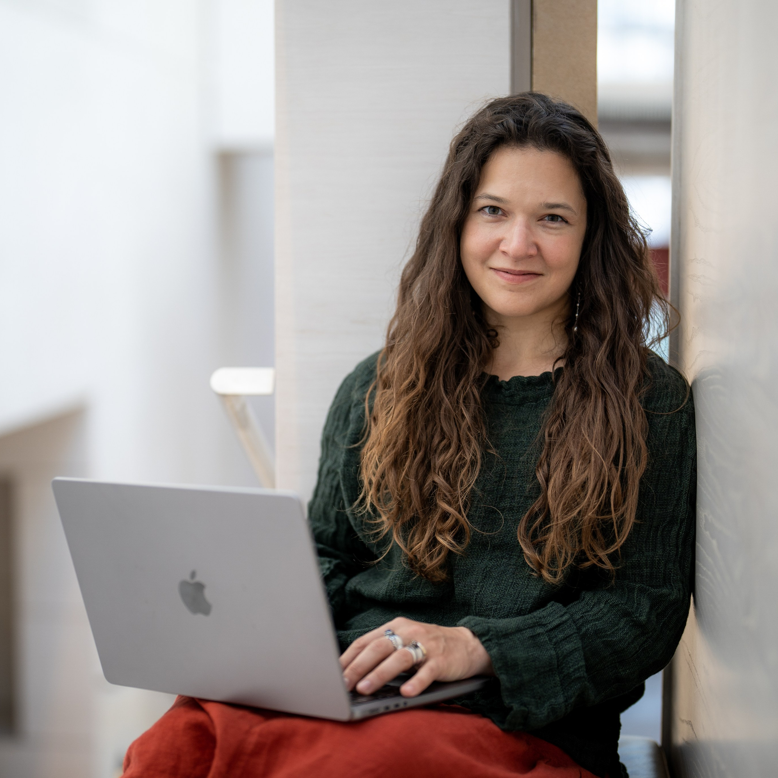 Irina CEO English school. Photographer & Tour Guide Based in Scotland