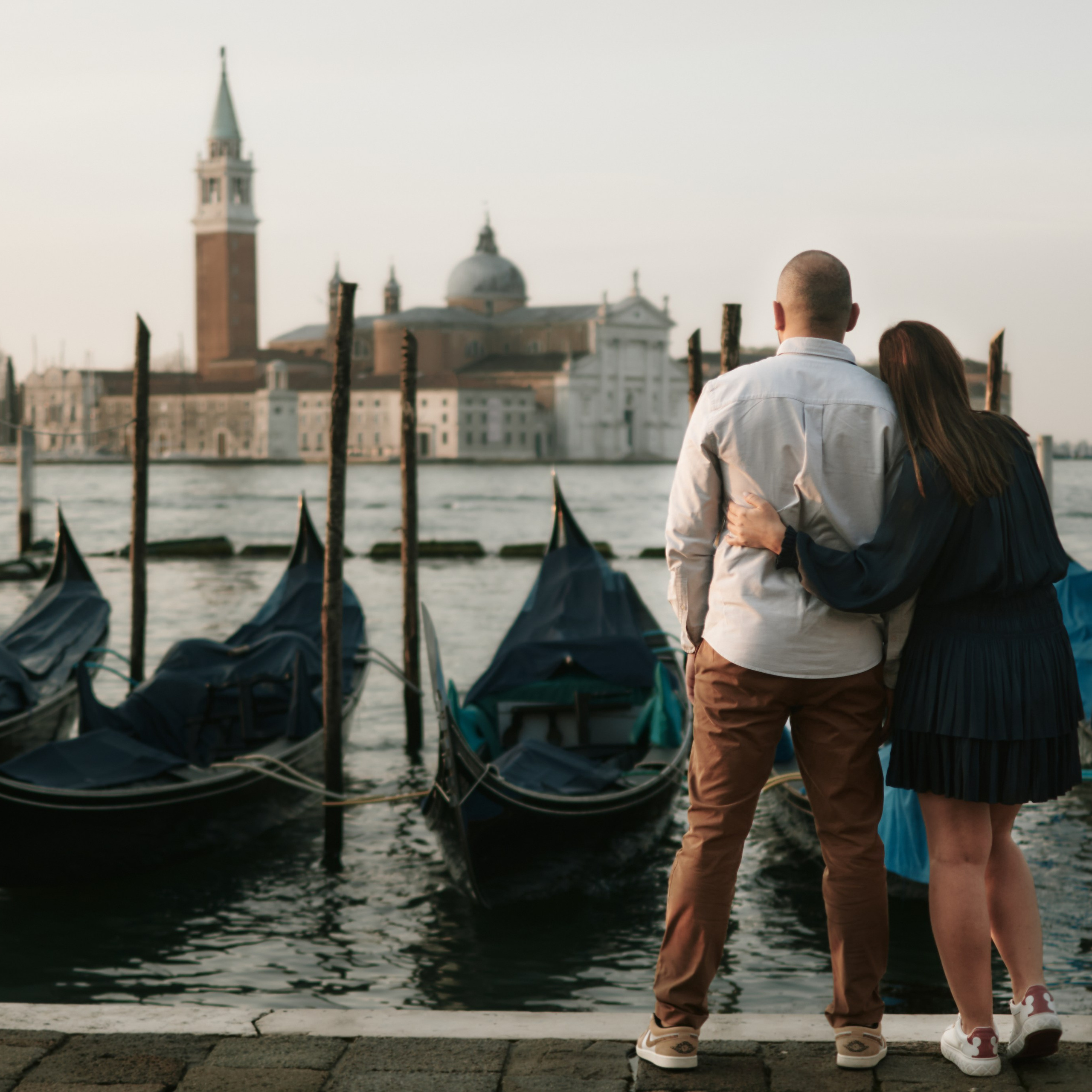 Morning engagement photoshoot in Venice