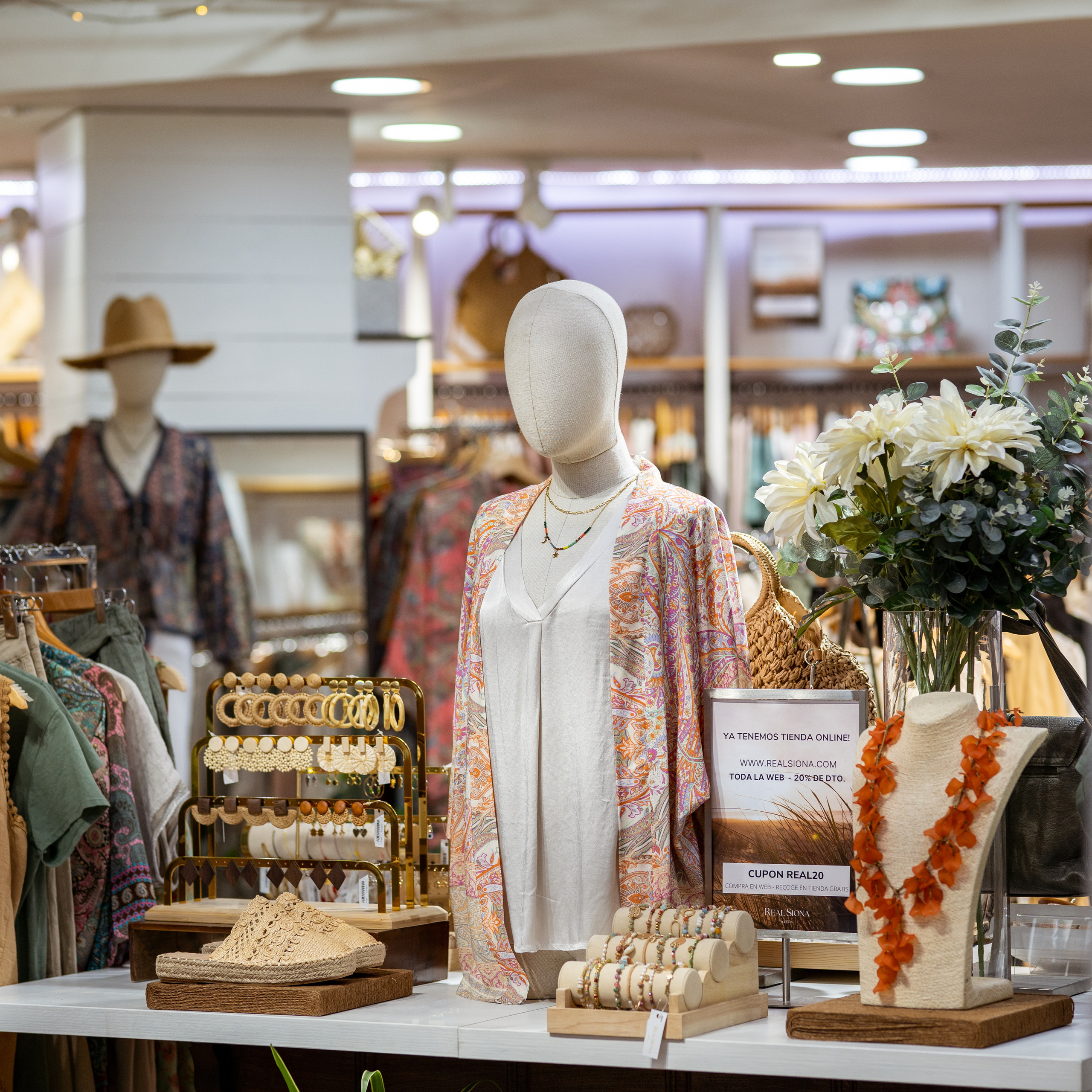 Content development for the on-line store of the women’s clothes