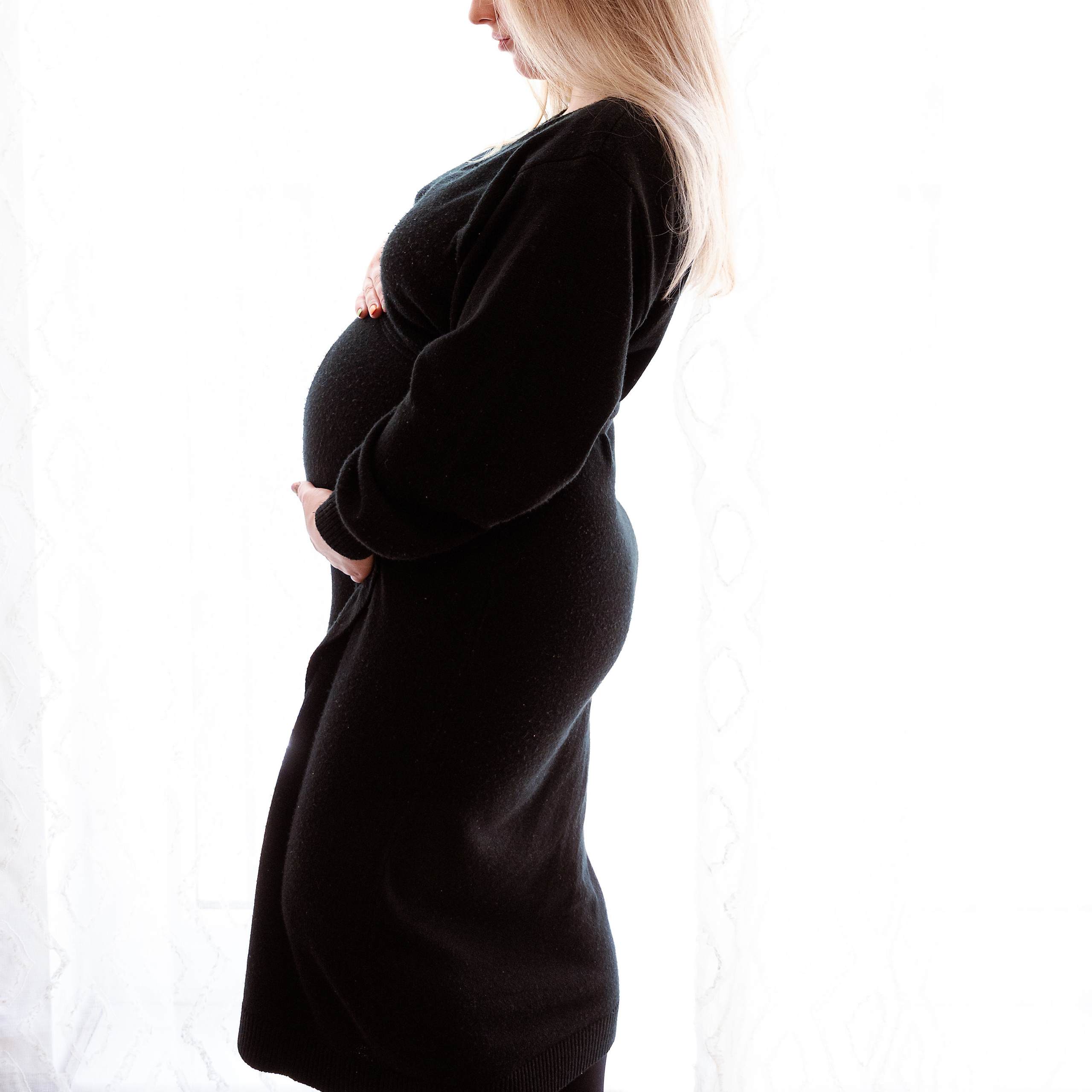 At-Home Pregnancy Photoshoot | Cozy & Natural Portraits. Rapley Photography | West Yorkshire Wedding & Portrait Photographer