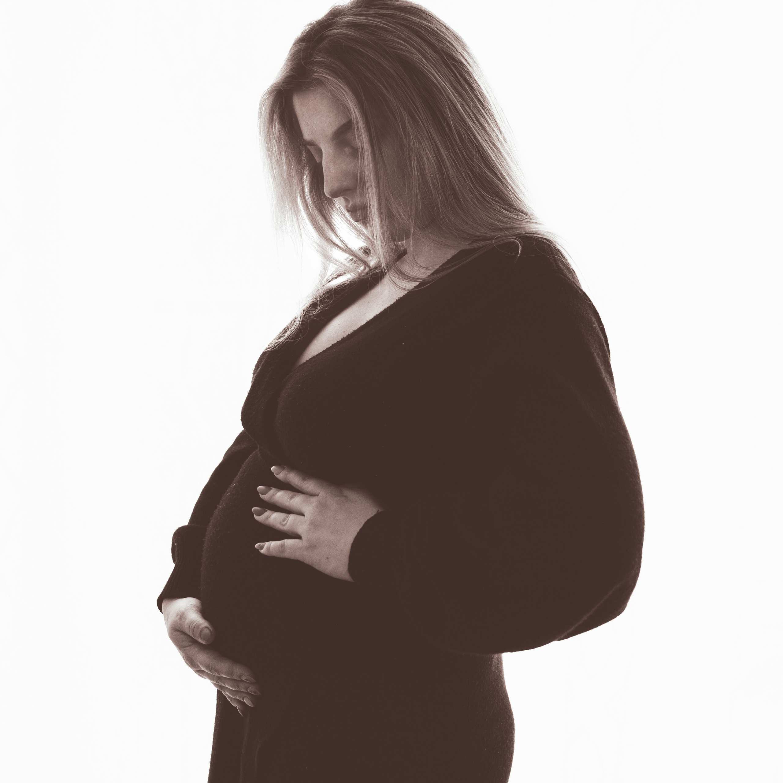 At-Home Pregnancy Photoshoot | Cozy & Natural Portraits. Rapley Photography | West Yorkshire Wedding & Portrait Photographer