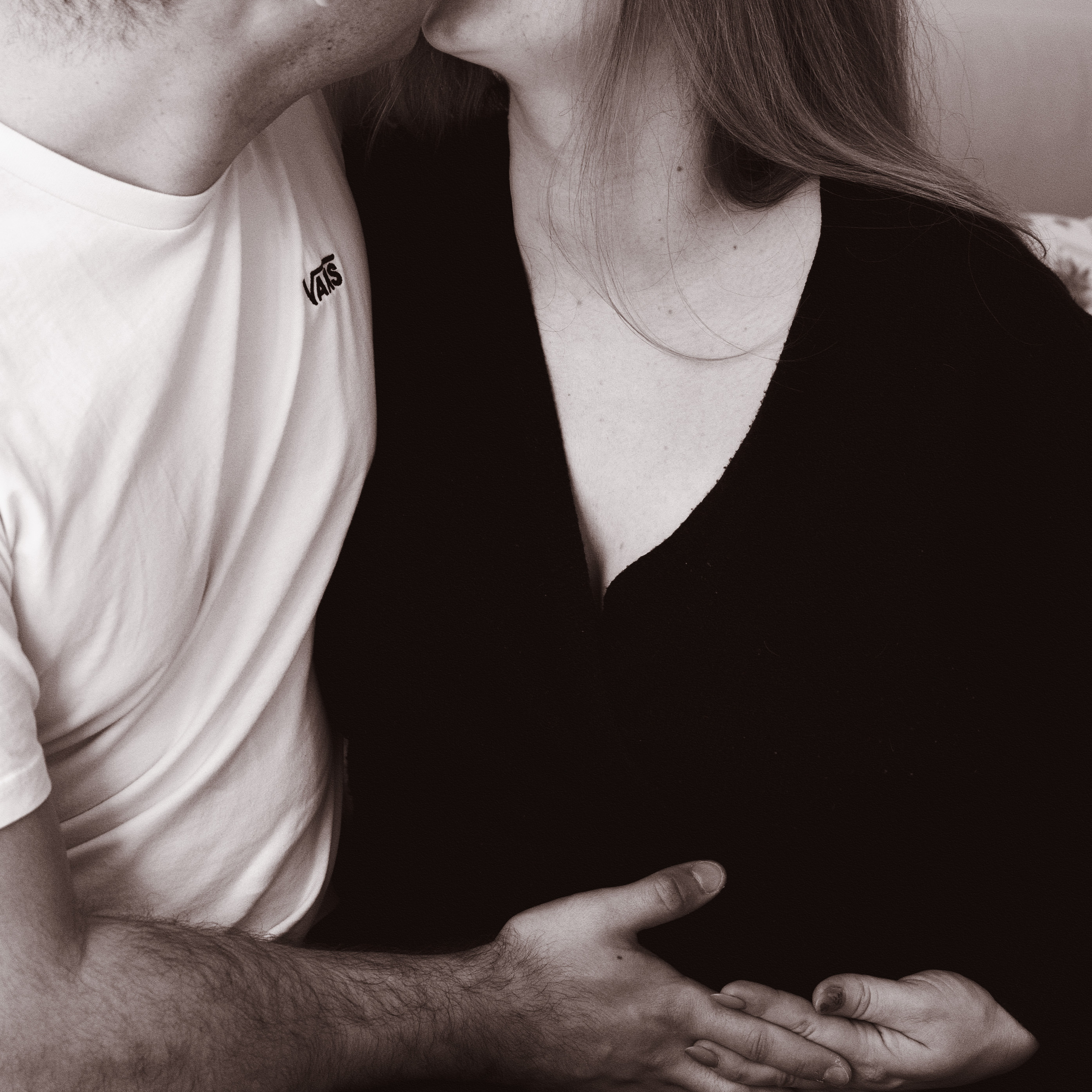 At-Home Pregnancy Photoshoot | Cozy & Natural Portraits. Rapley Photography | West Yorkshire Wedding & Portrait Photographer