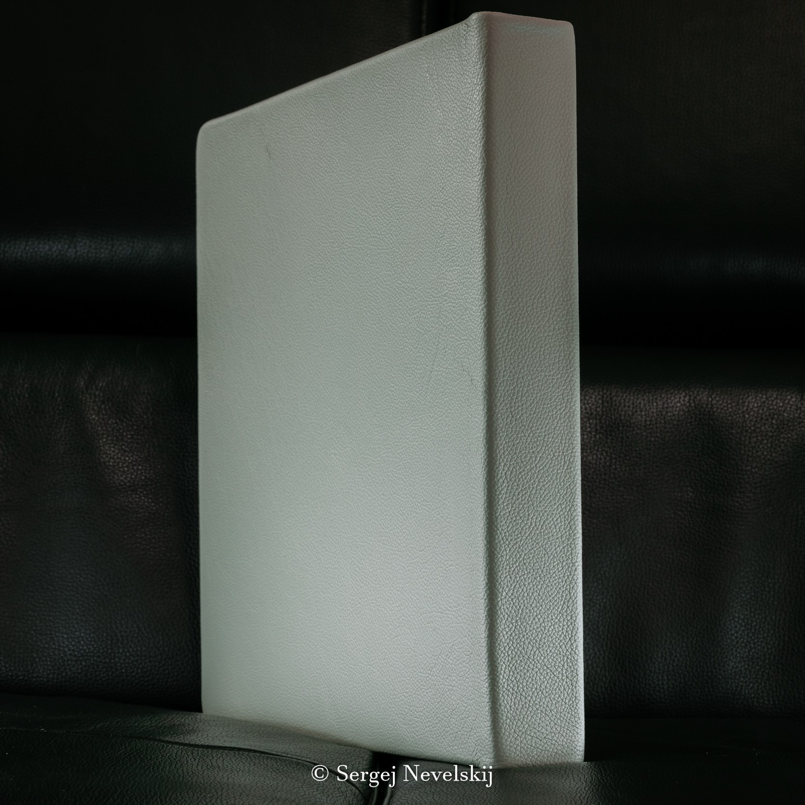 FOTO BÜCHER. Fotograf Sergej Nevelskij in Dortmund — Emotionale Hochzeitsfilme, Immobilienaufnahmen & individuelle Fotobücher