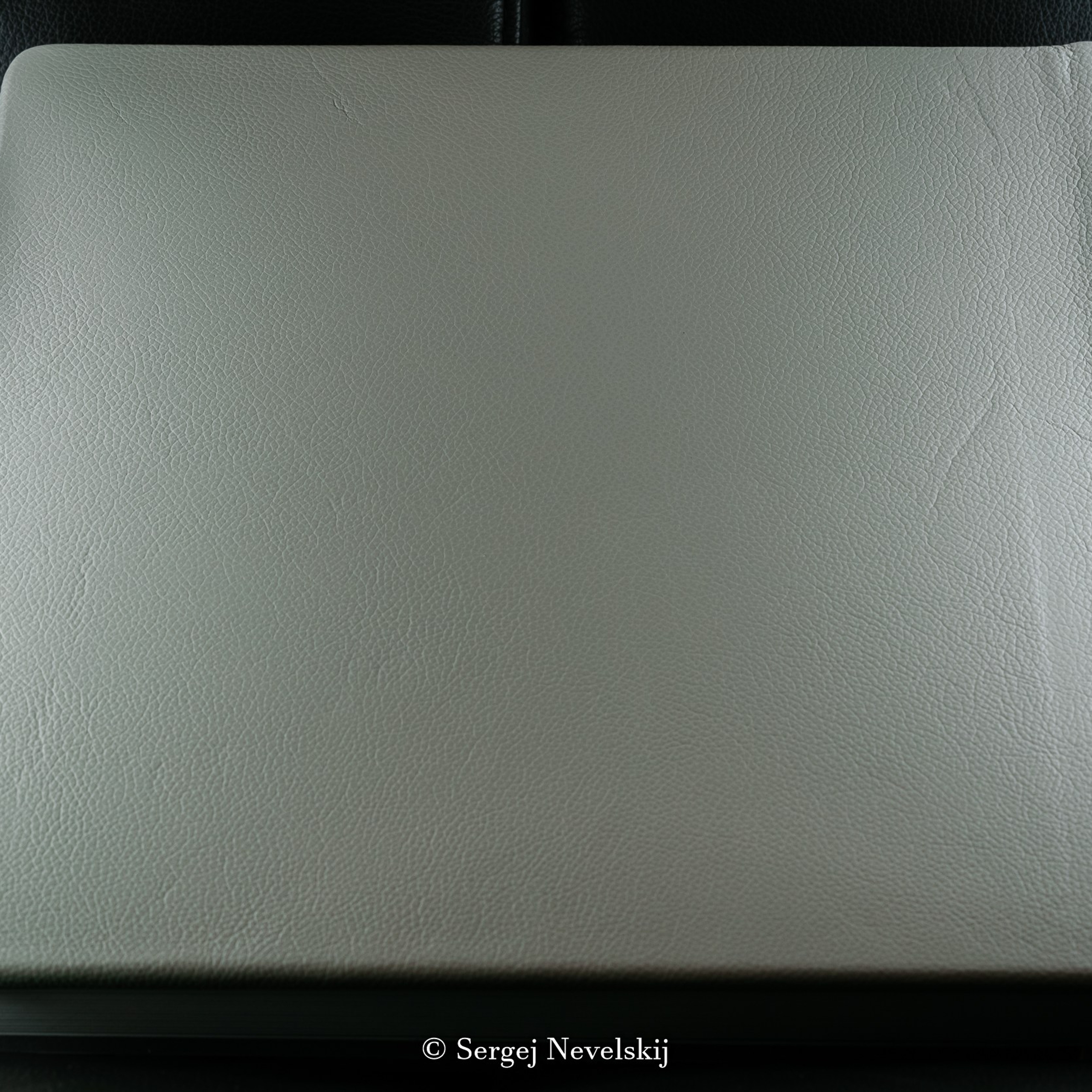 FOTO BÜCHER. Fotograf Sergej Nevelskij in Dortmund — Emotionale Hochzeitsfilme, Immobilienaufnahmen & individuelle Fotobücher