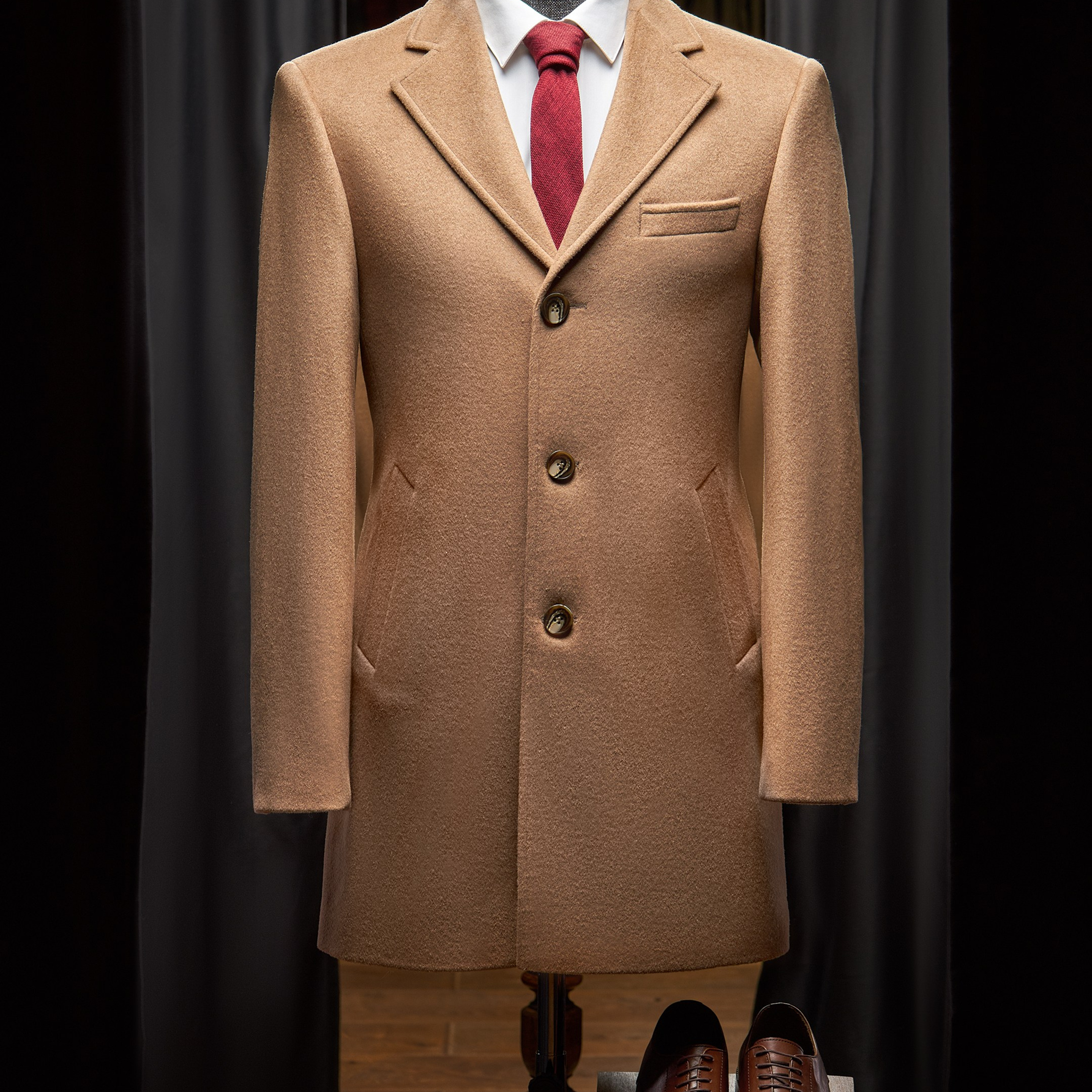 Men’s suits photography. Il fotografo Dmitrii Shmatov