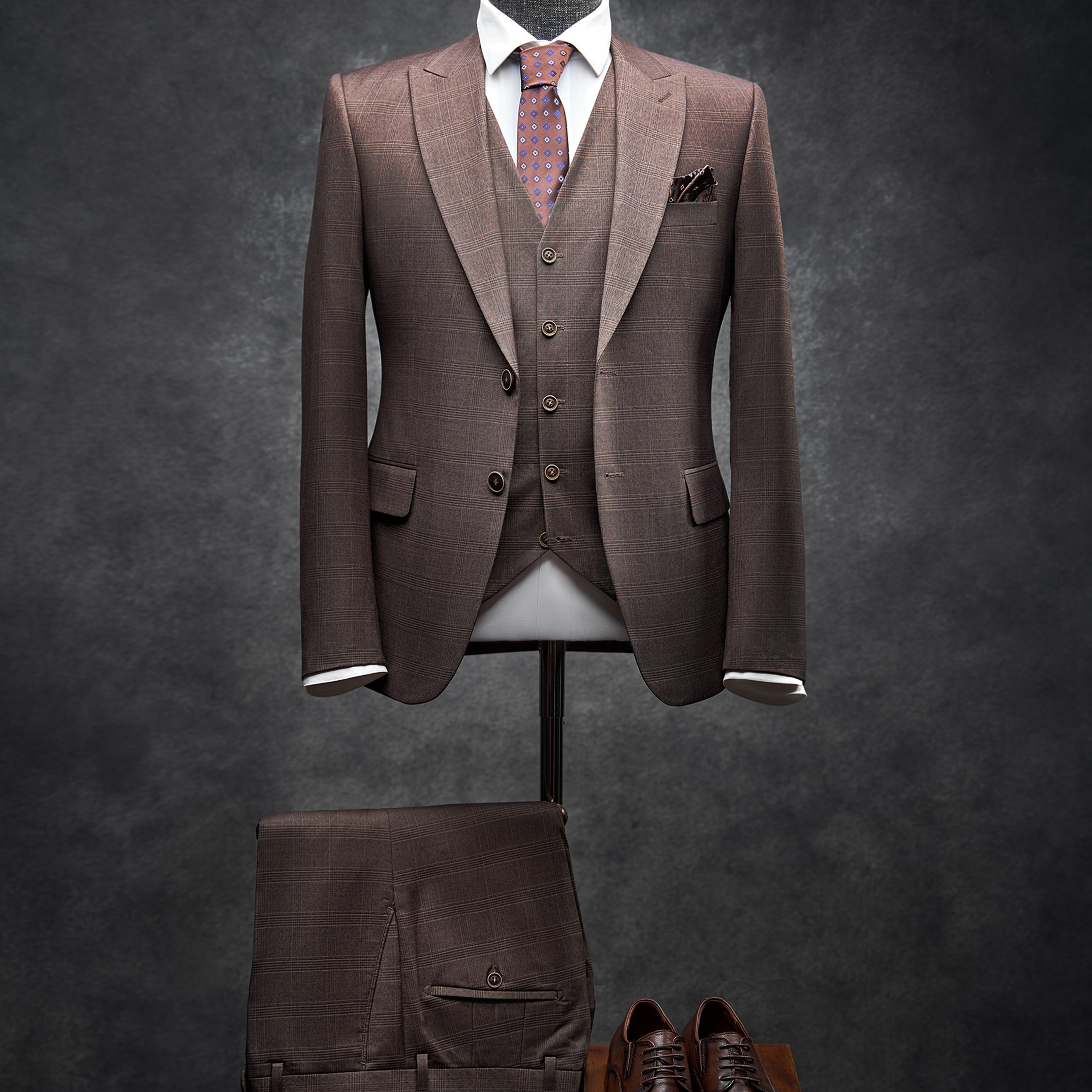 Men’s suits photography. Il fotografo Dmitrii Shmatov