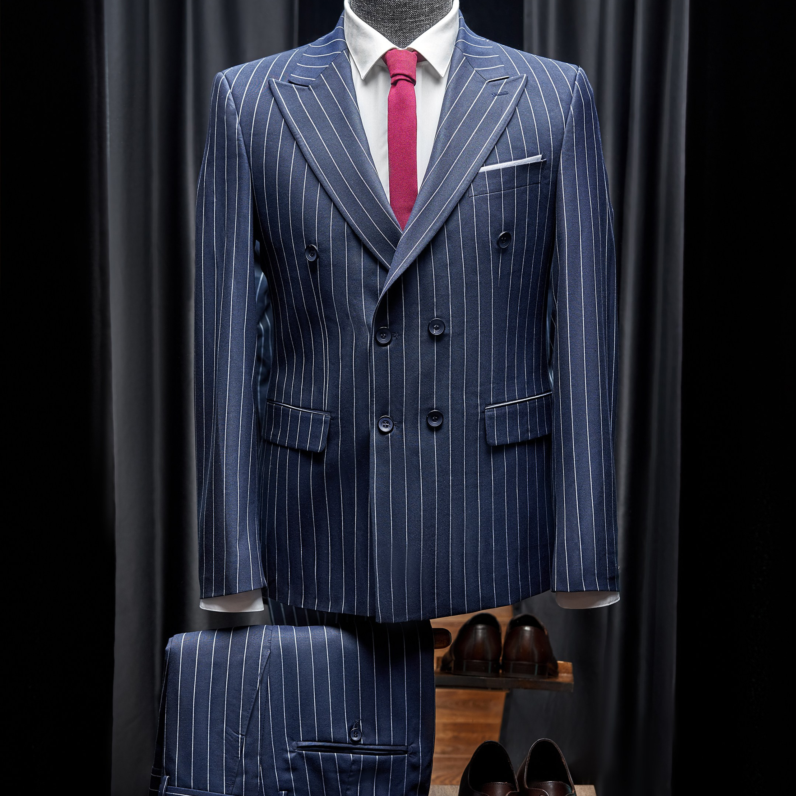 Men’s suits photography. Il fotografo Dmitrii Shmatov