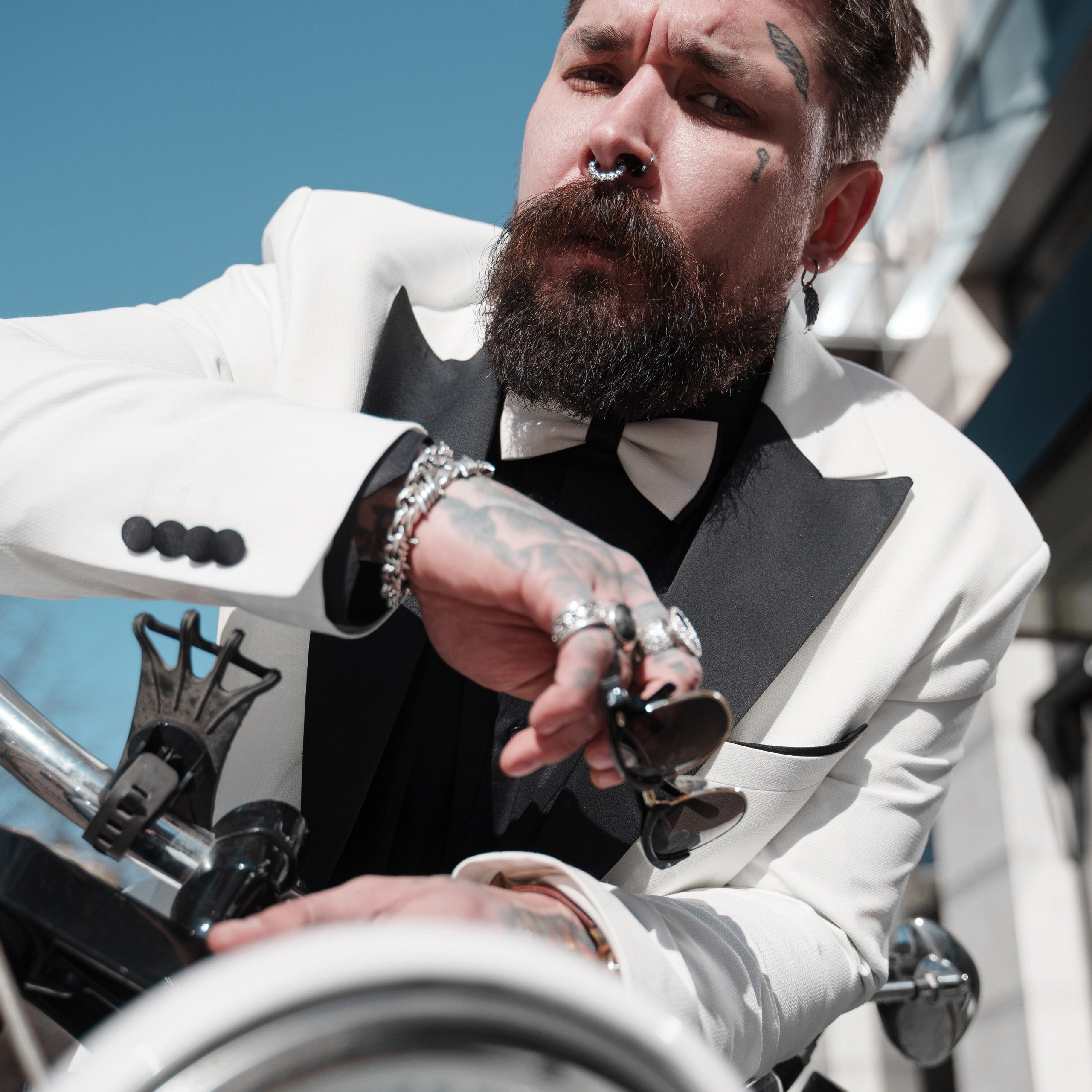 Men’s suits photography. Il fotografo Dmitrii Shmatov