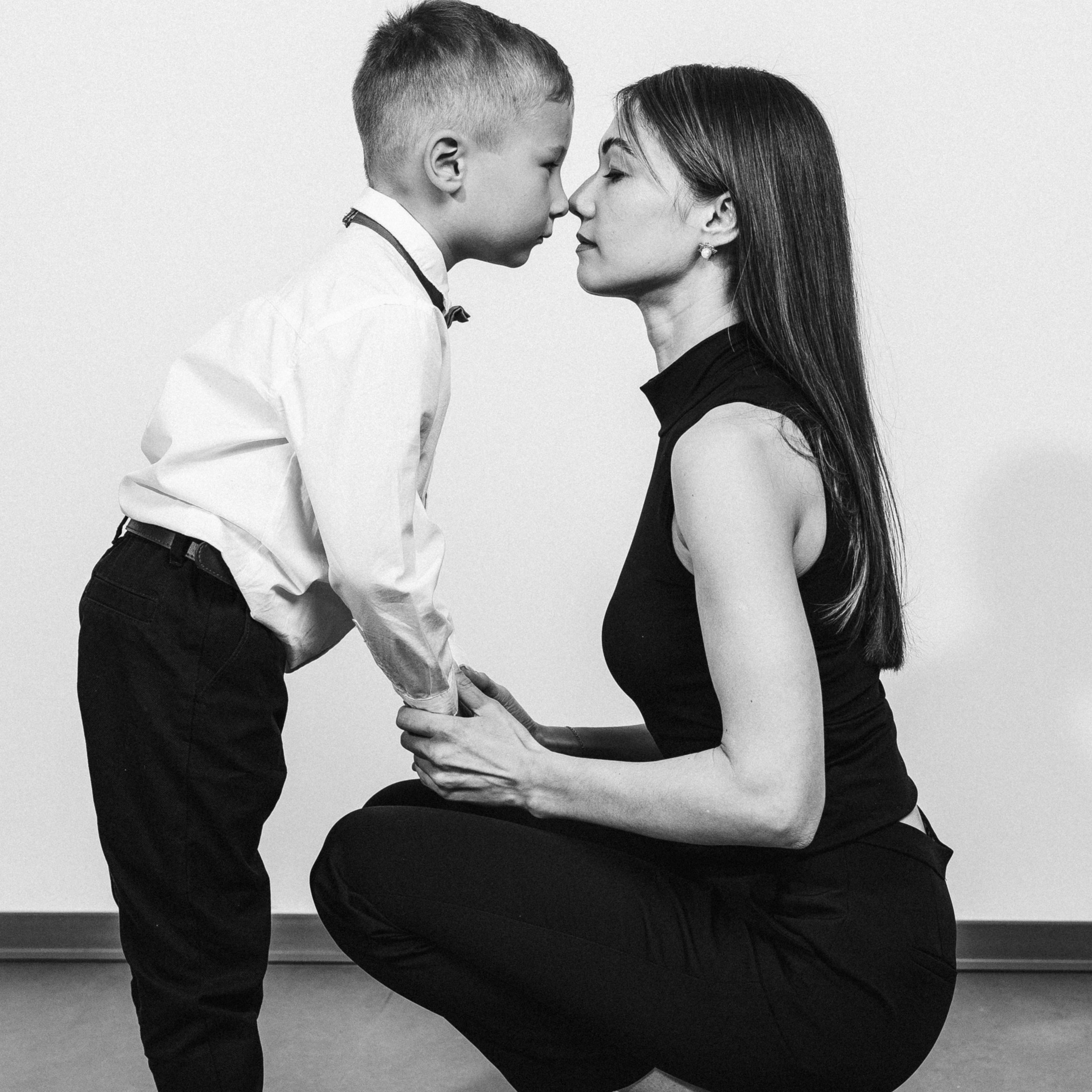 Minimalistic Family Photoshoot