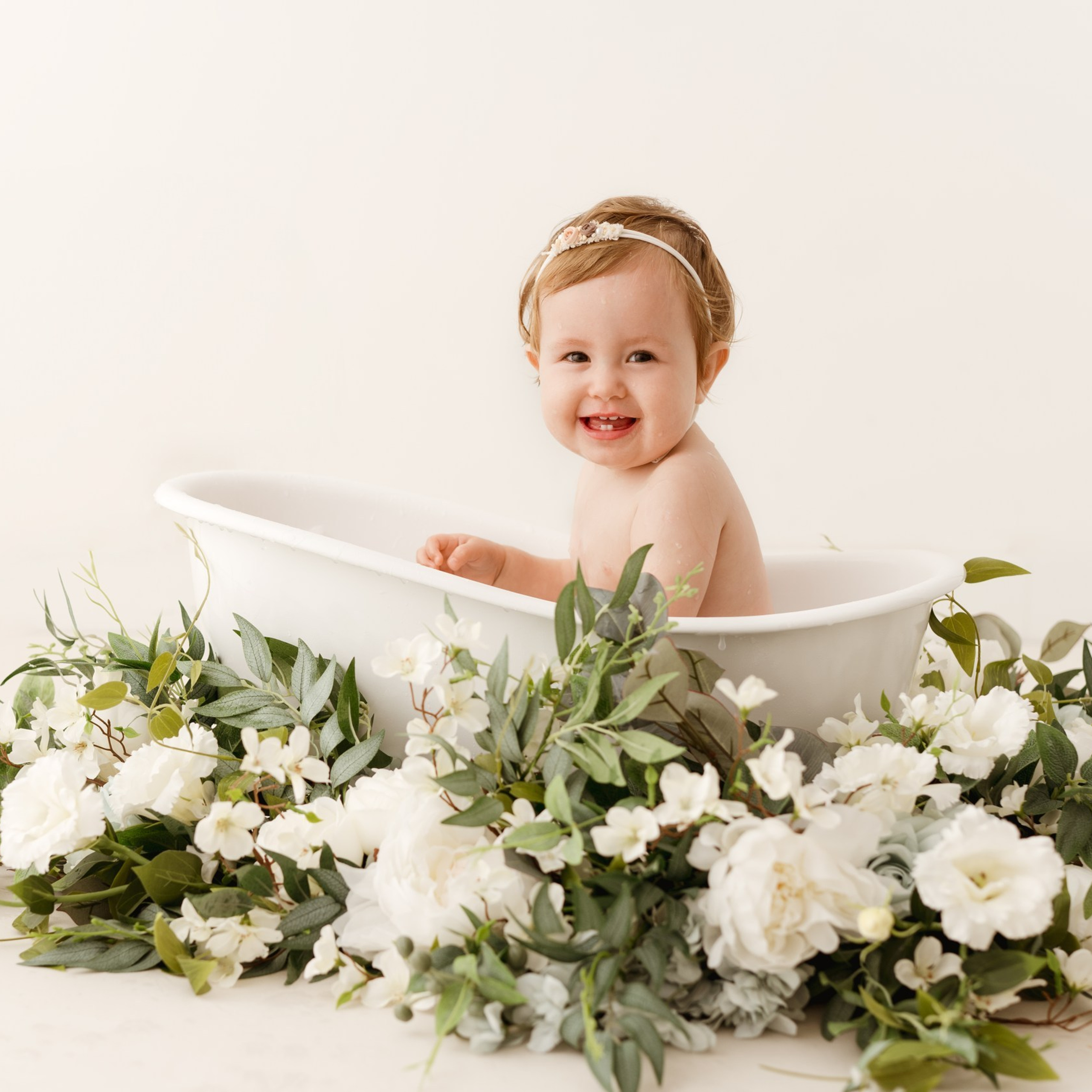 Sesja roczkowa i dziecięca w Łodzi. Fotograf Łódź - sesja ciążowa, noworodkowa, dziecięca. Studio w Łodzi