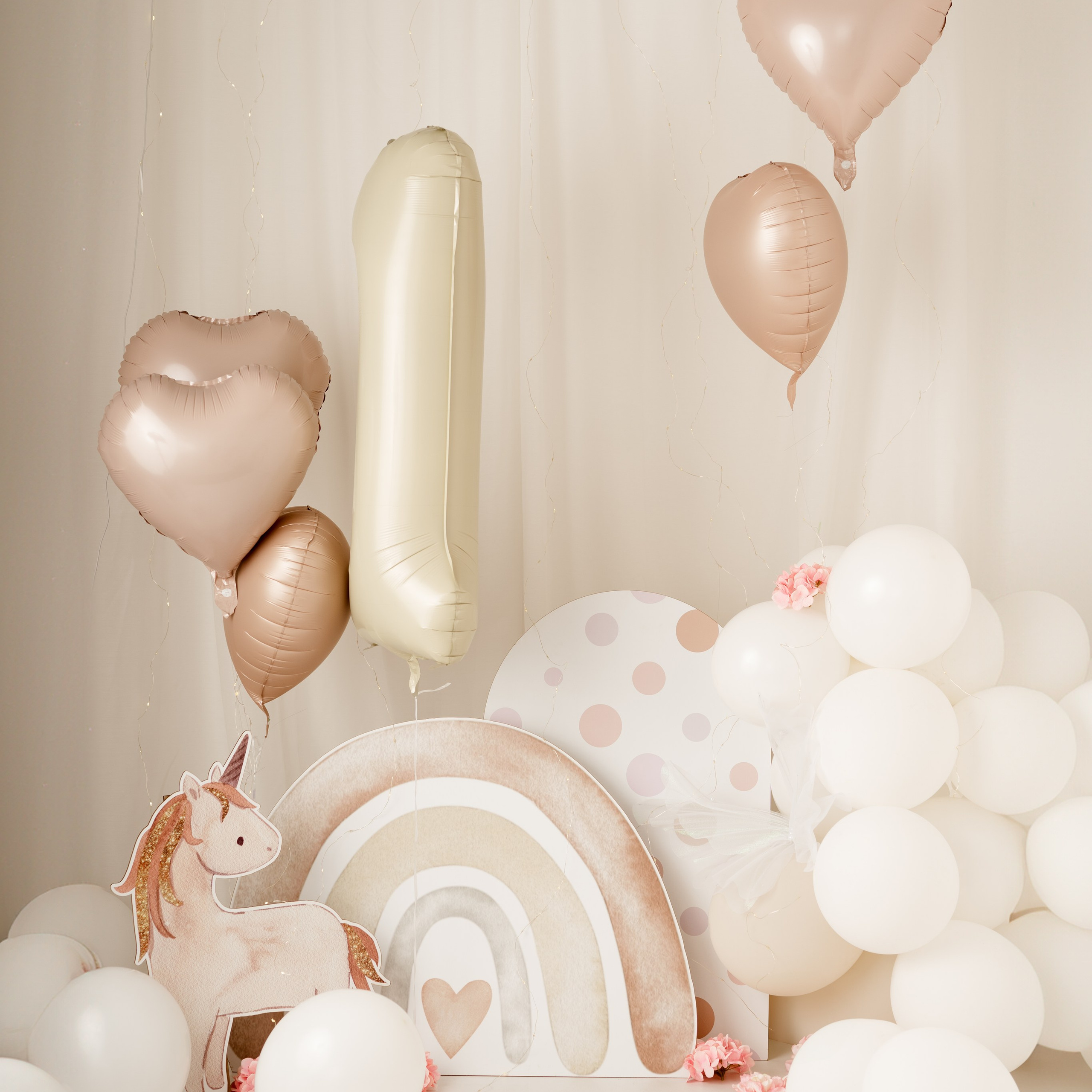 Sesja roczkowa i dziecięca w Łodzi. Fotograf Łódź - sesja ciążowa, noworodkowa, dziecięca. Studio w Łodzi