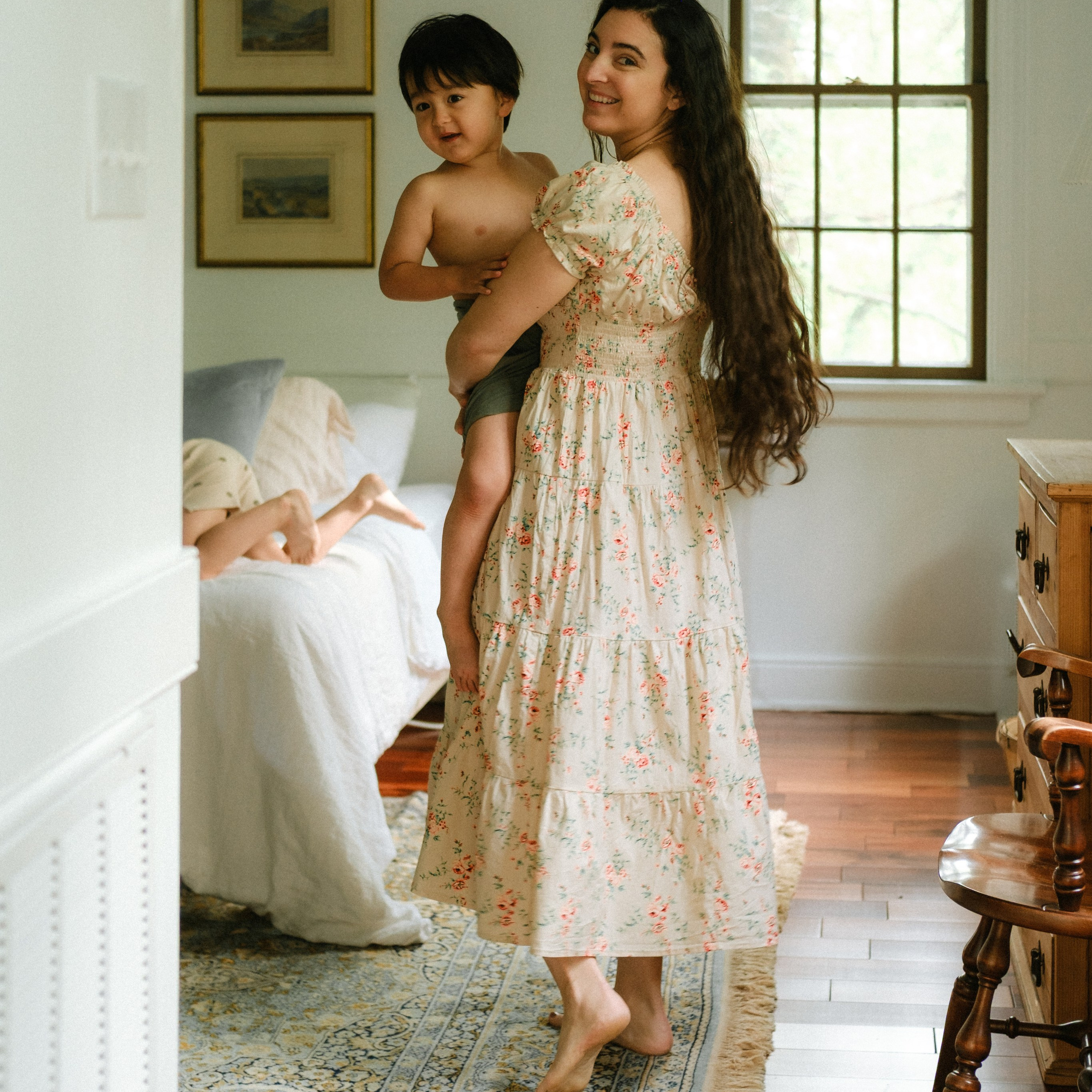 The Beauty of an Intimate Motherhood Photo Session in Richmond, VA. Family Photographer Anna Dobrovolskaia | Richmond, VA