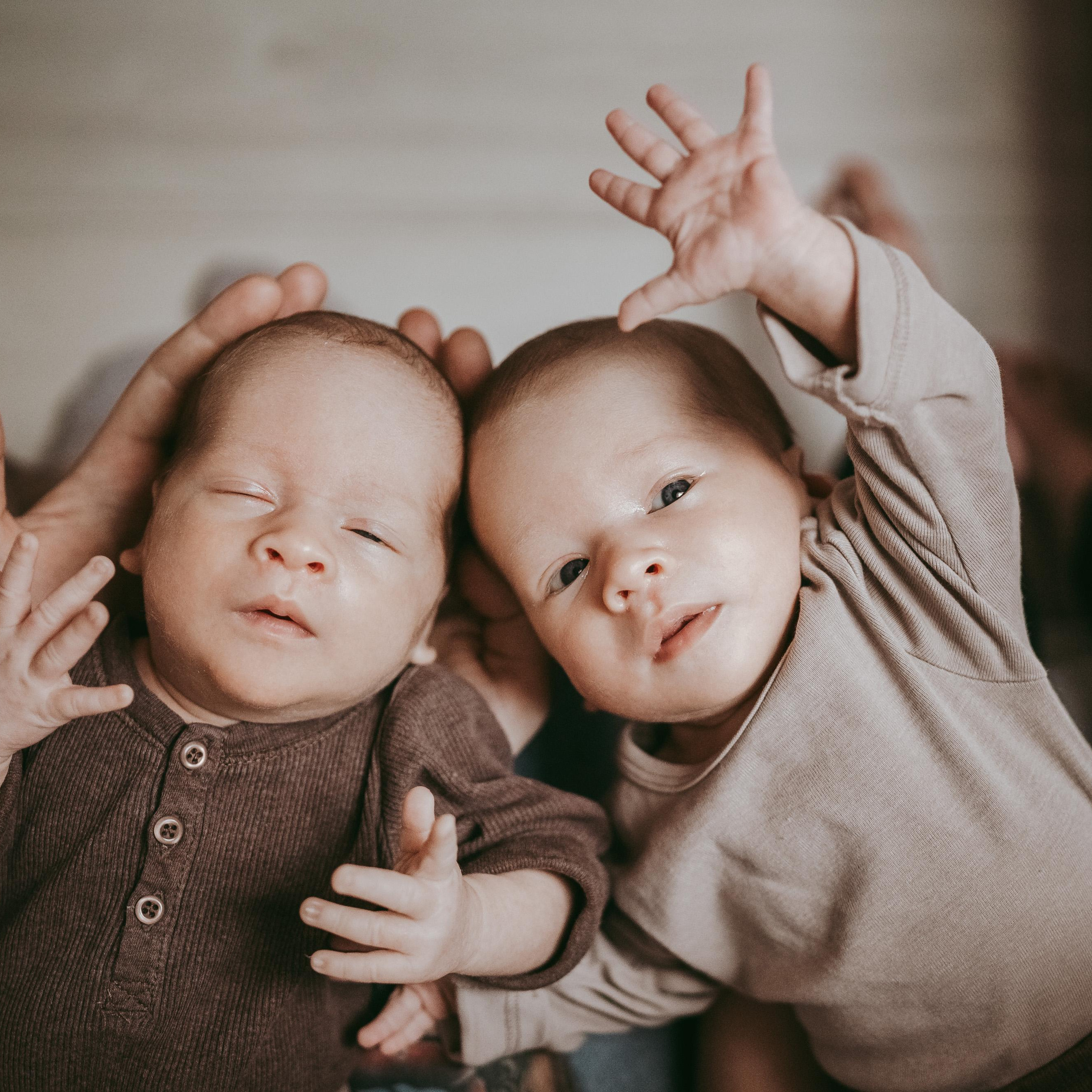 FOTOGRAFISANJE BEBA KOD KUCE. Deciji i porodicni fotograf u Beogradu Oksana Skendzic