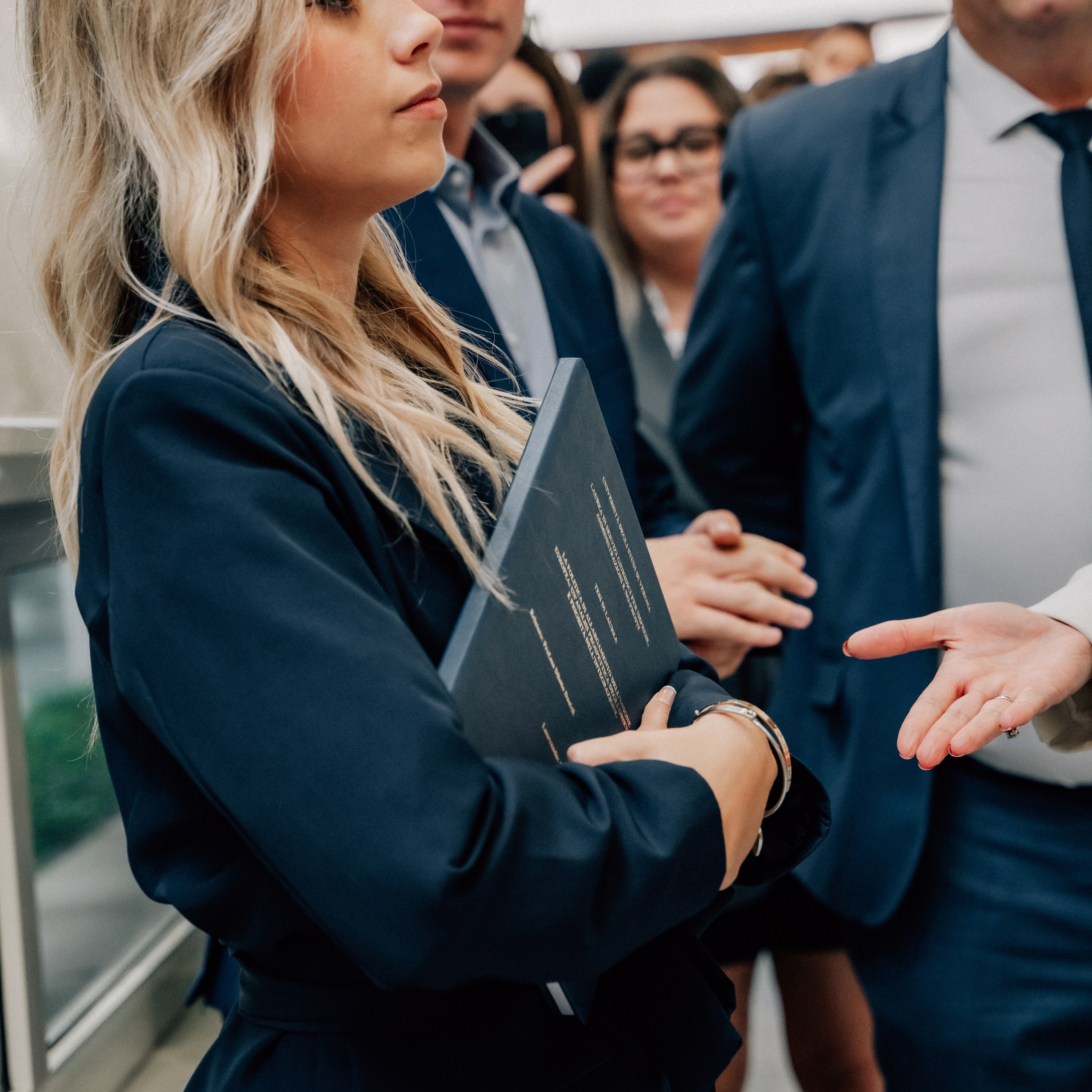 Auguri Dottoressa Bichis!. Luximagepro.com