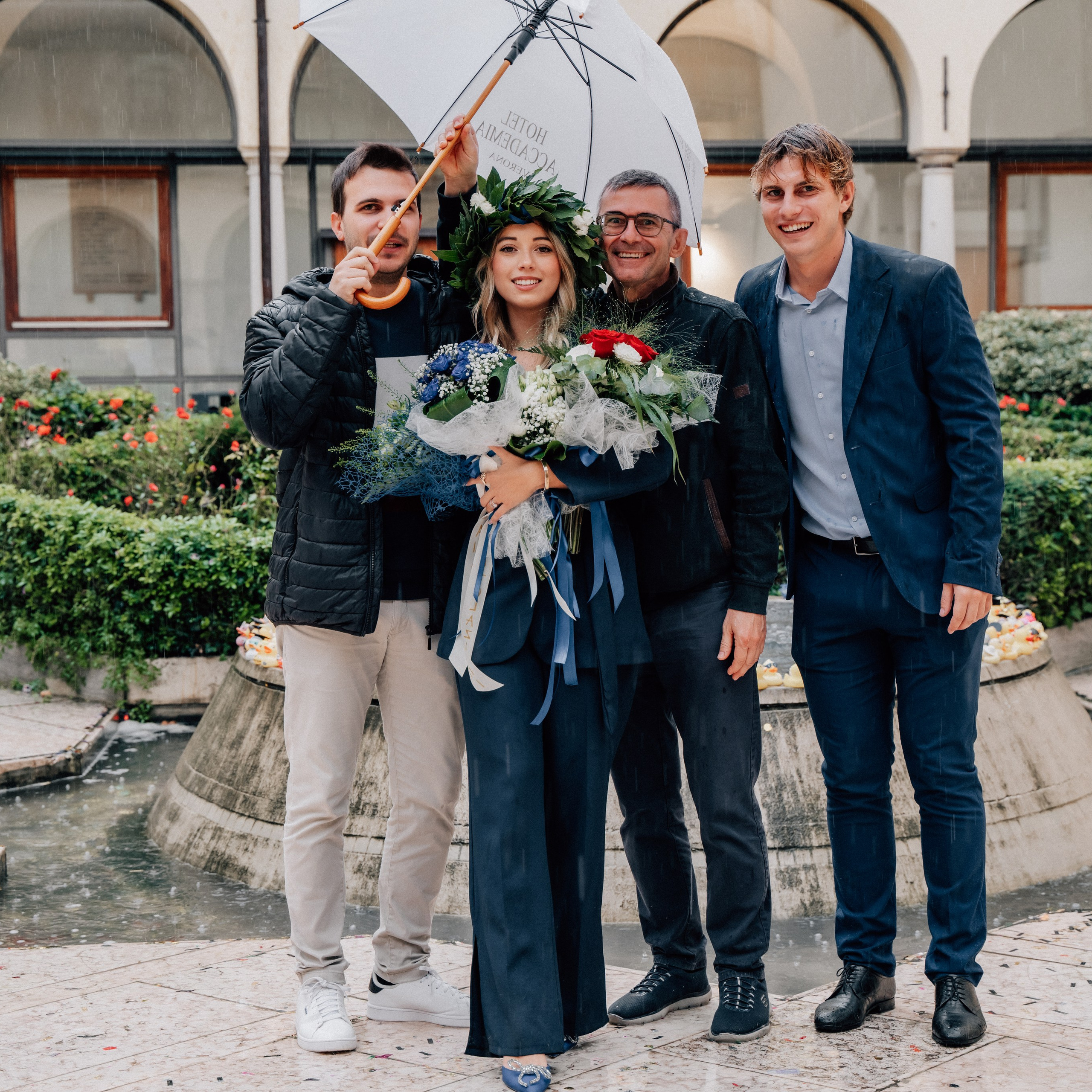 Auguri Dottoressa Bichis!. Luximagepro.com