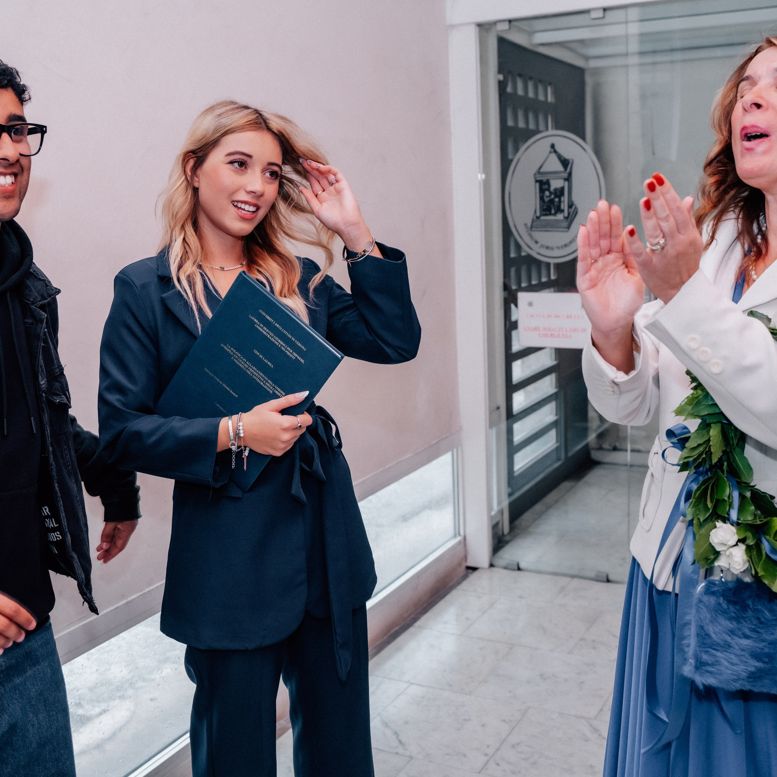 Auguri Dottoressa Bichis!. Luximagepro.com