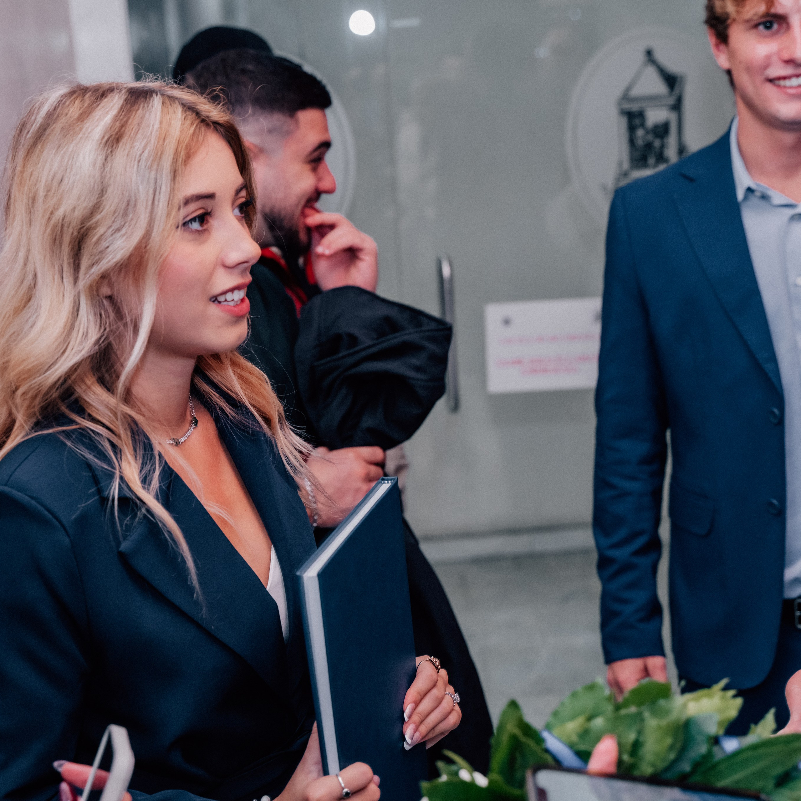 Auguri Dottoressa Bichis!. Luximagepro.com