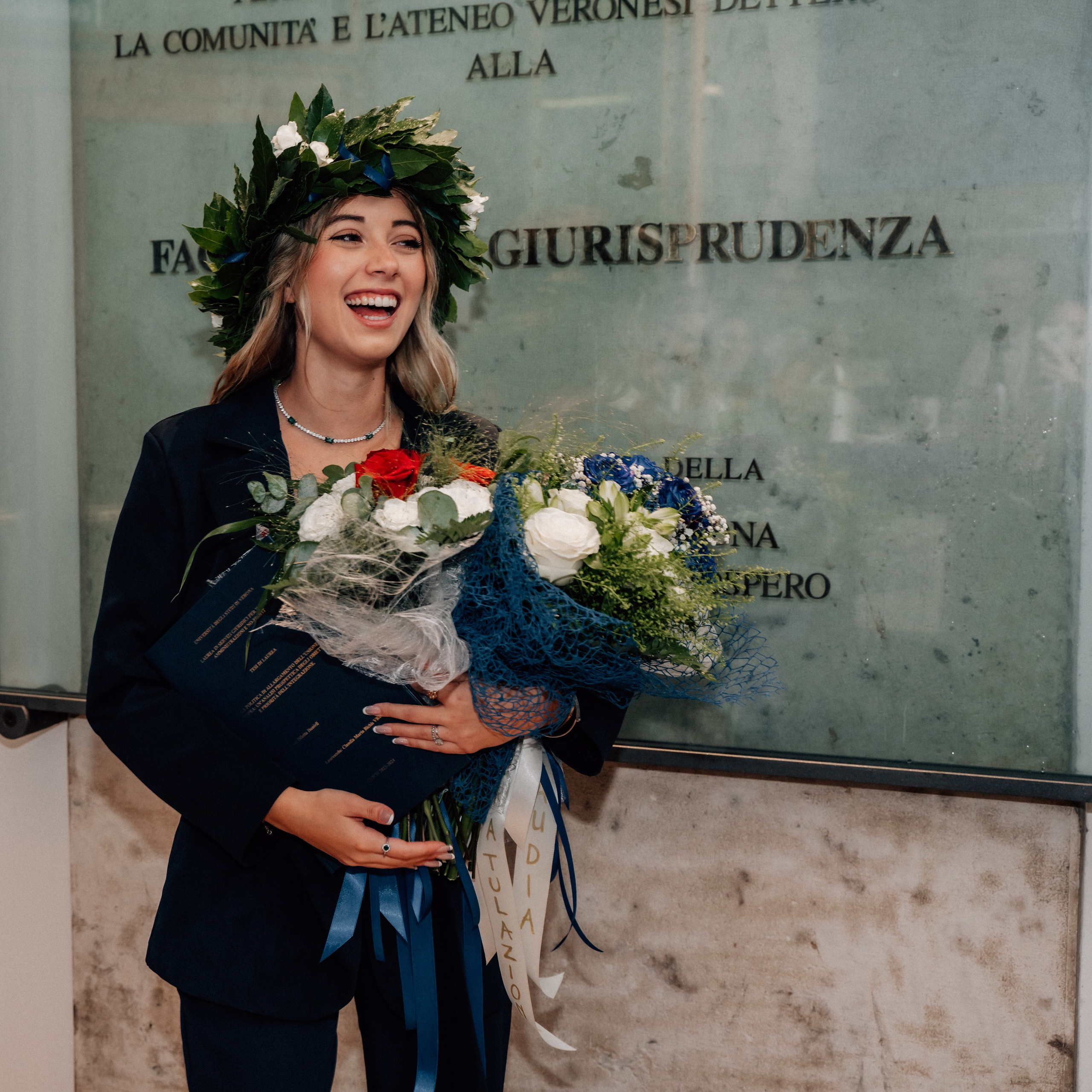 Auguri Dottoressa Bichis!. Luximagepro.com