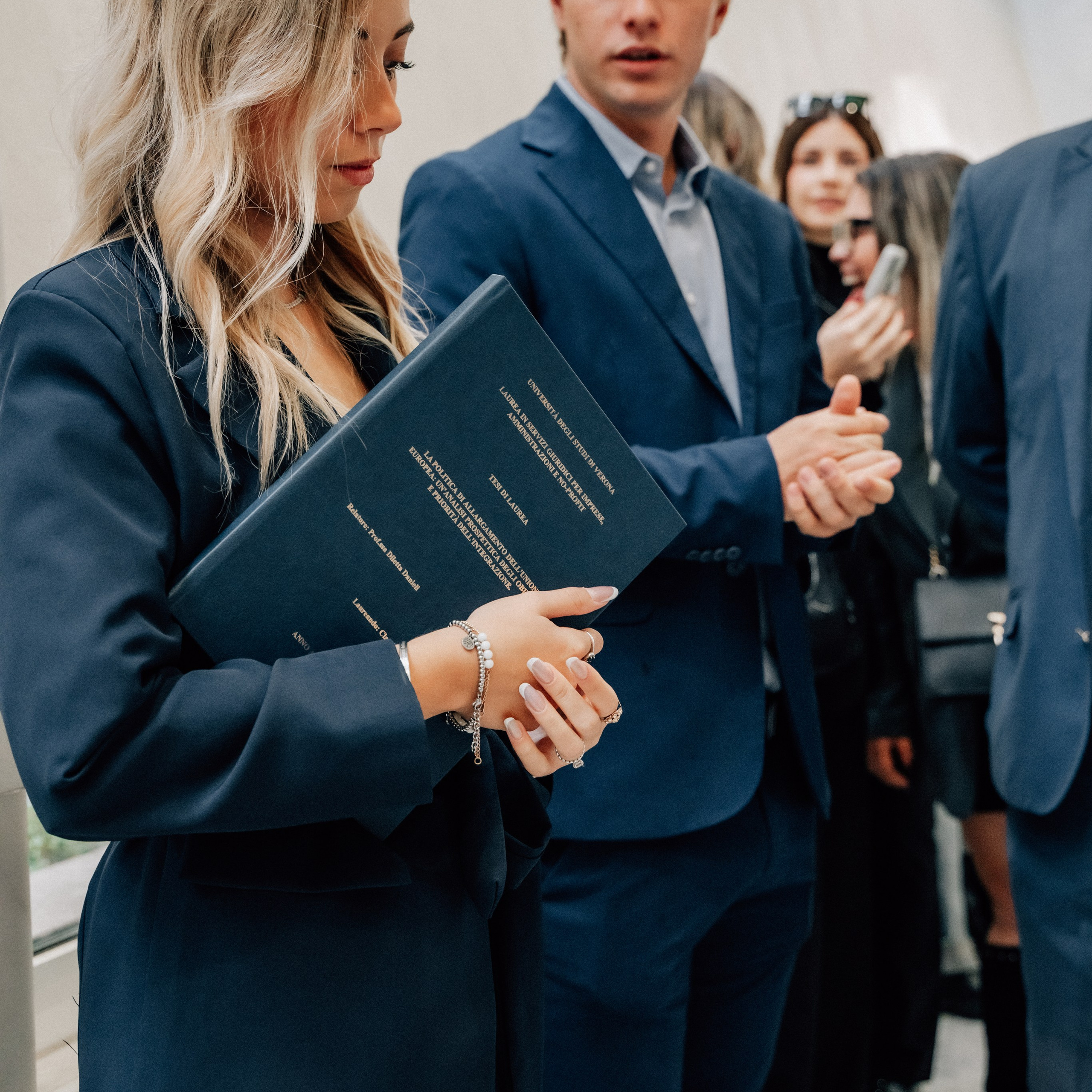 Auguri Dottoressa Bichis!. Luximagepro.com