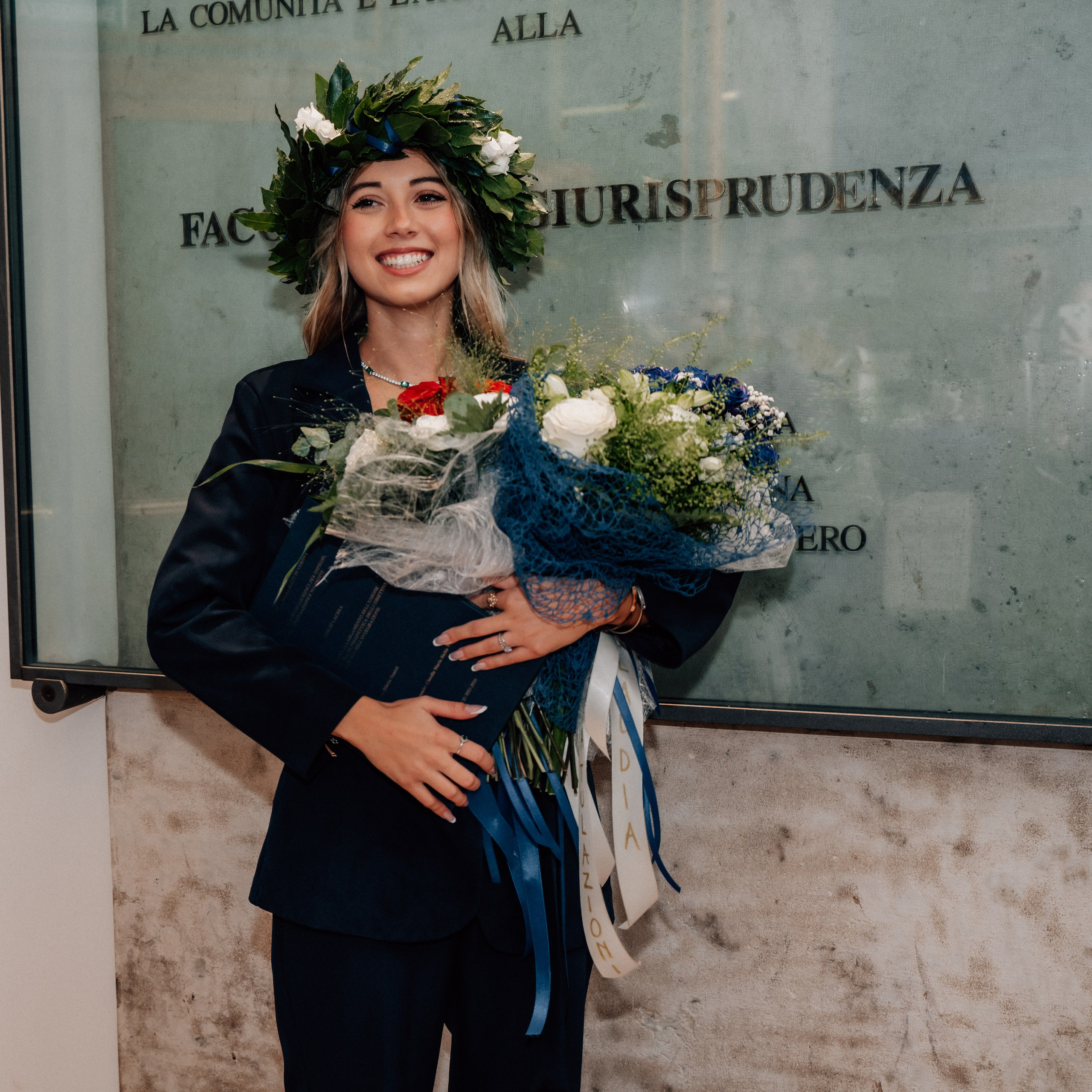 Auguri Dottoressa Bichis!. Luximagepro.com