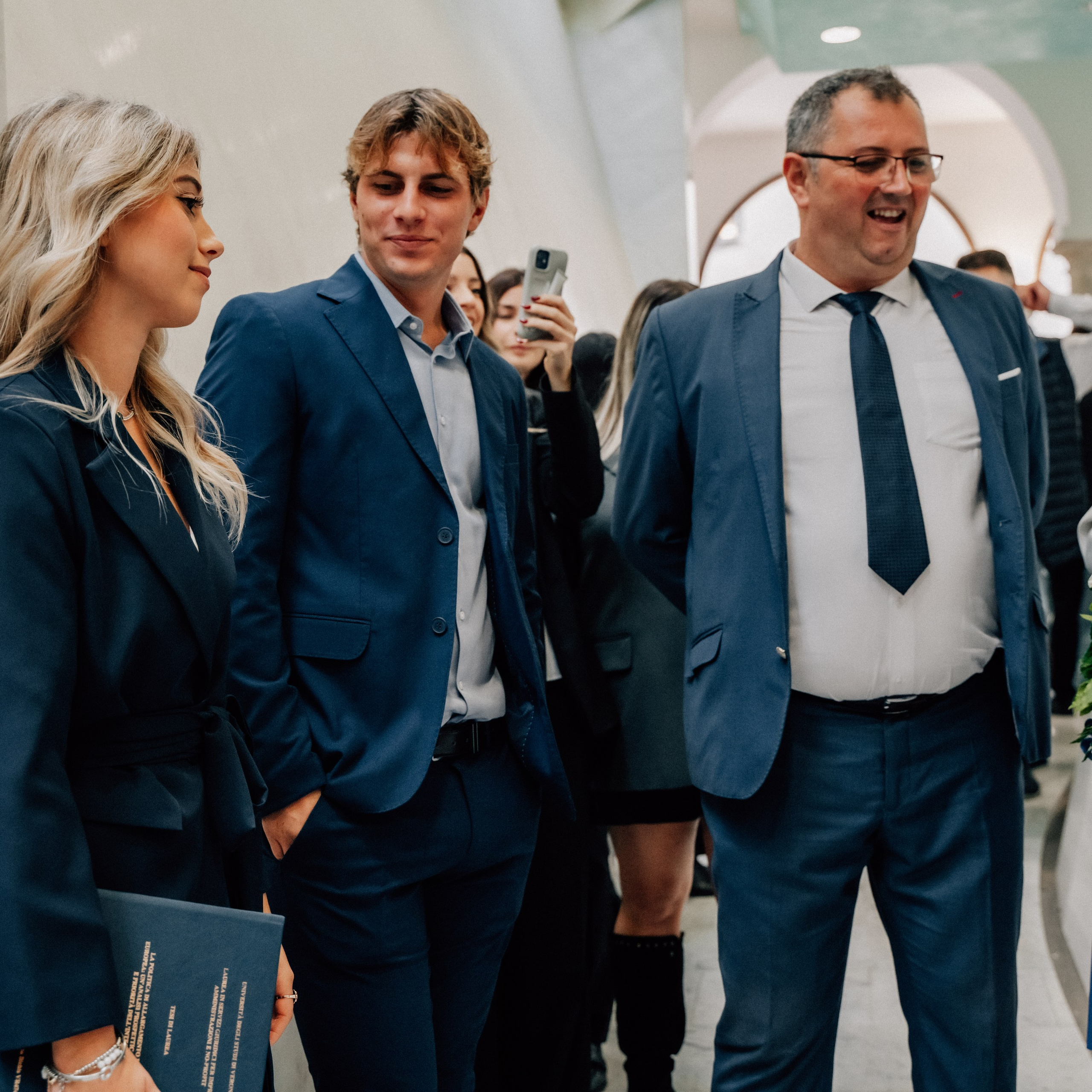 Auguri Dottoressa Bichis!. Luximagepro.com