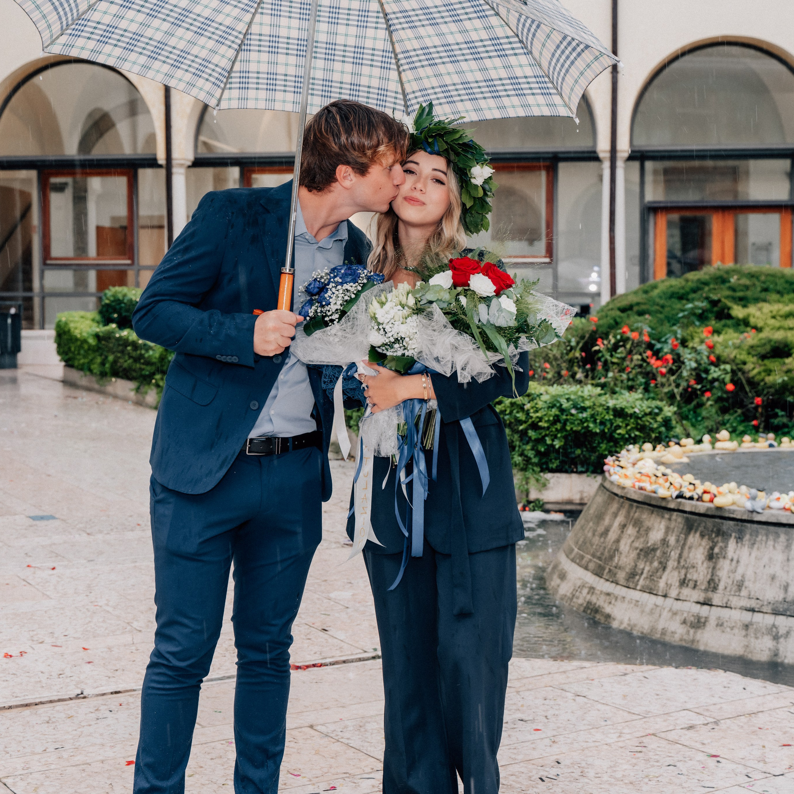 Auguri Dottoressa Bichis!. Luximagepro.com