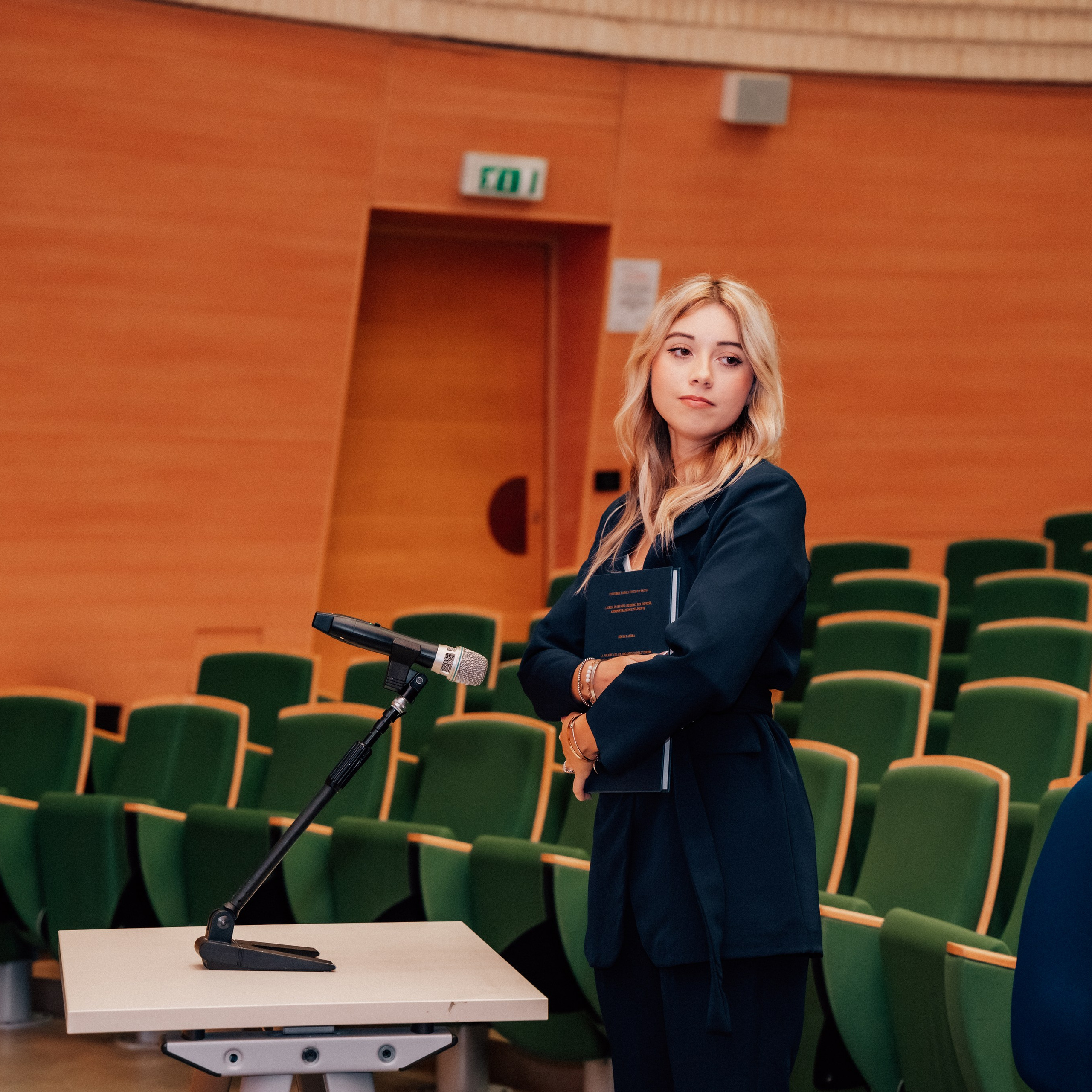 Auguri Dottoressa Bichis!. Luximagepro.com