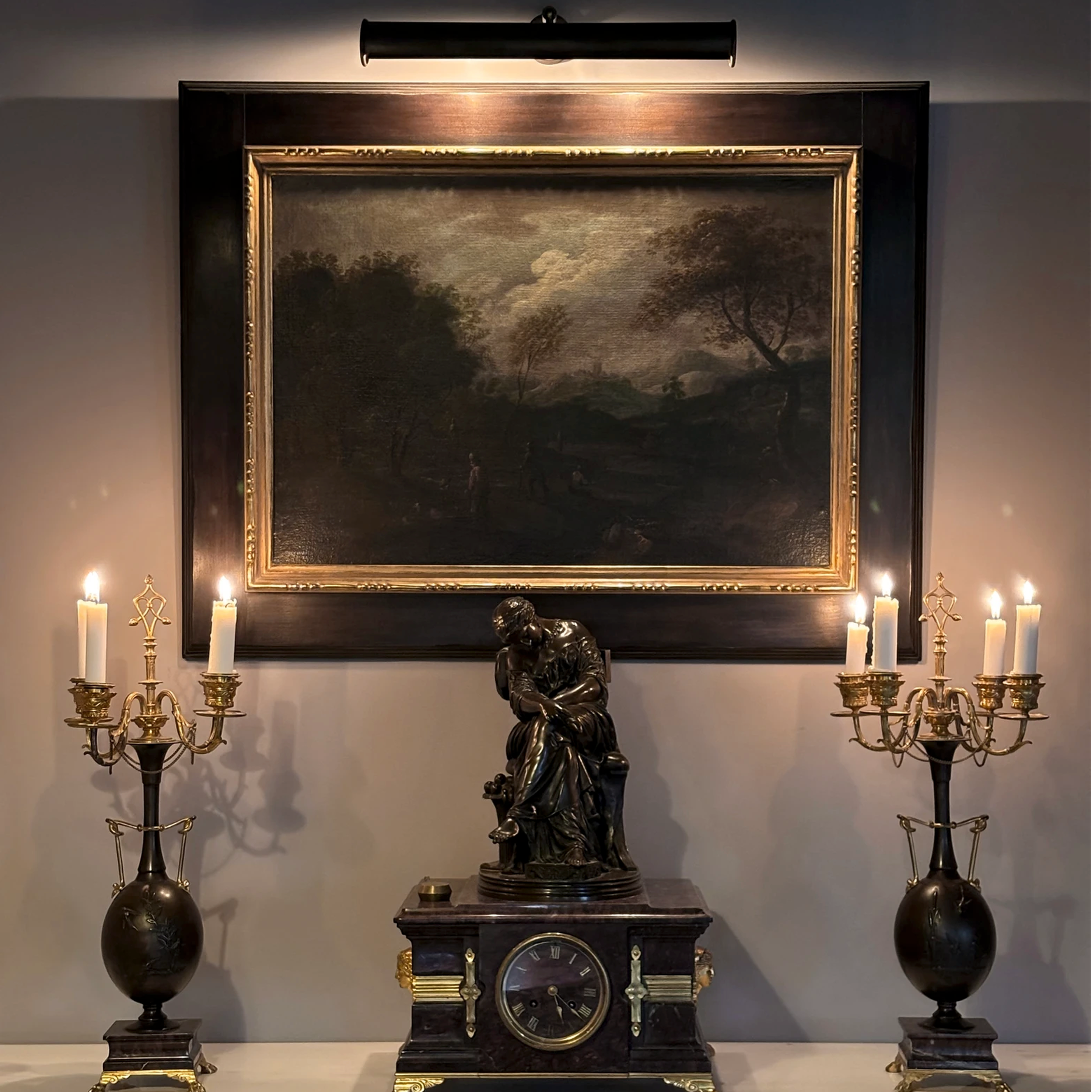 Lokalizacja do zdjęć wnętrzarskich – połączenie cegły, białych detali i nowoczesnego wystroju, które idealnie komponuje się w estetyczne ujęcia.