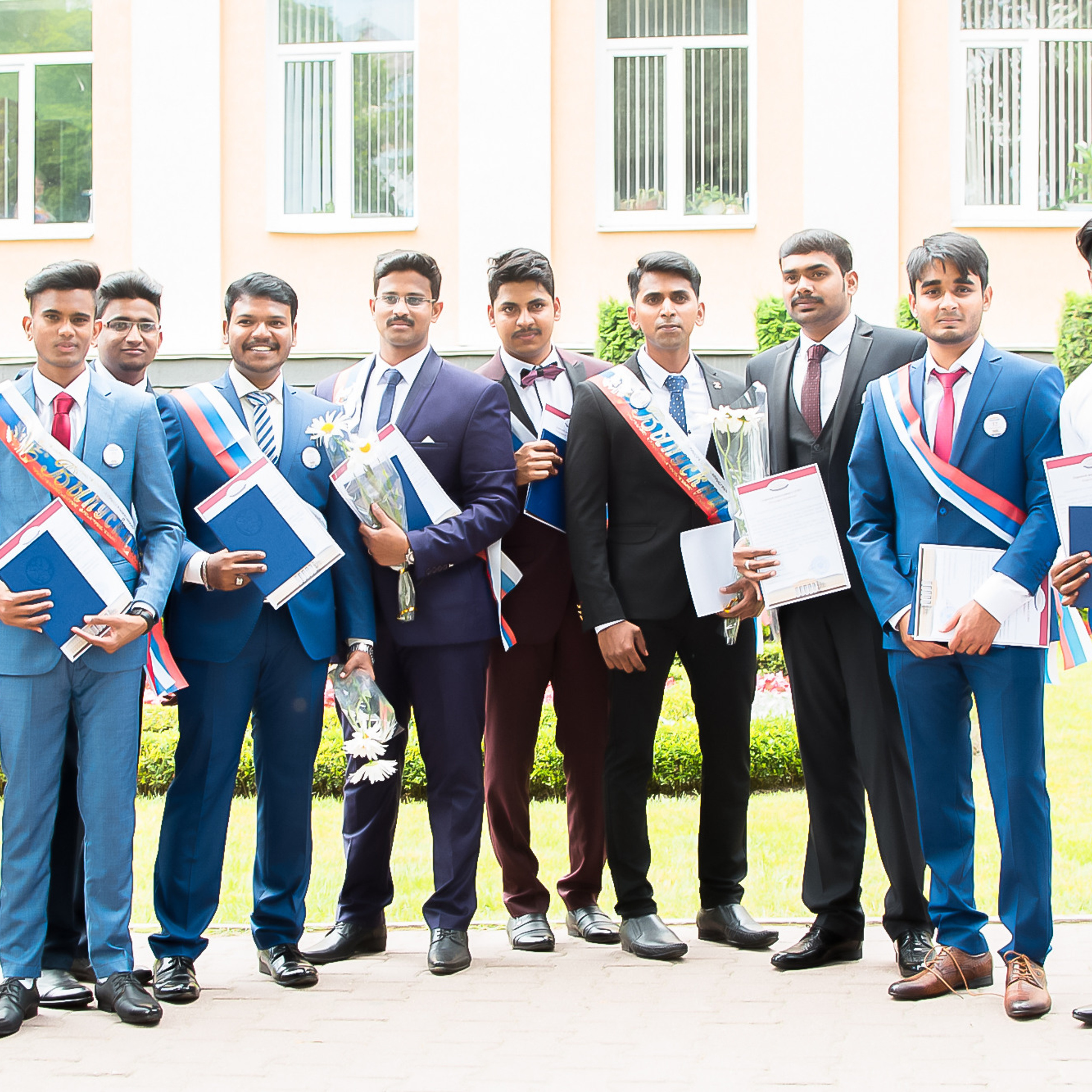 Выпускной Р. и группы