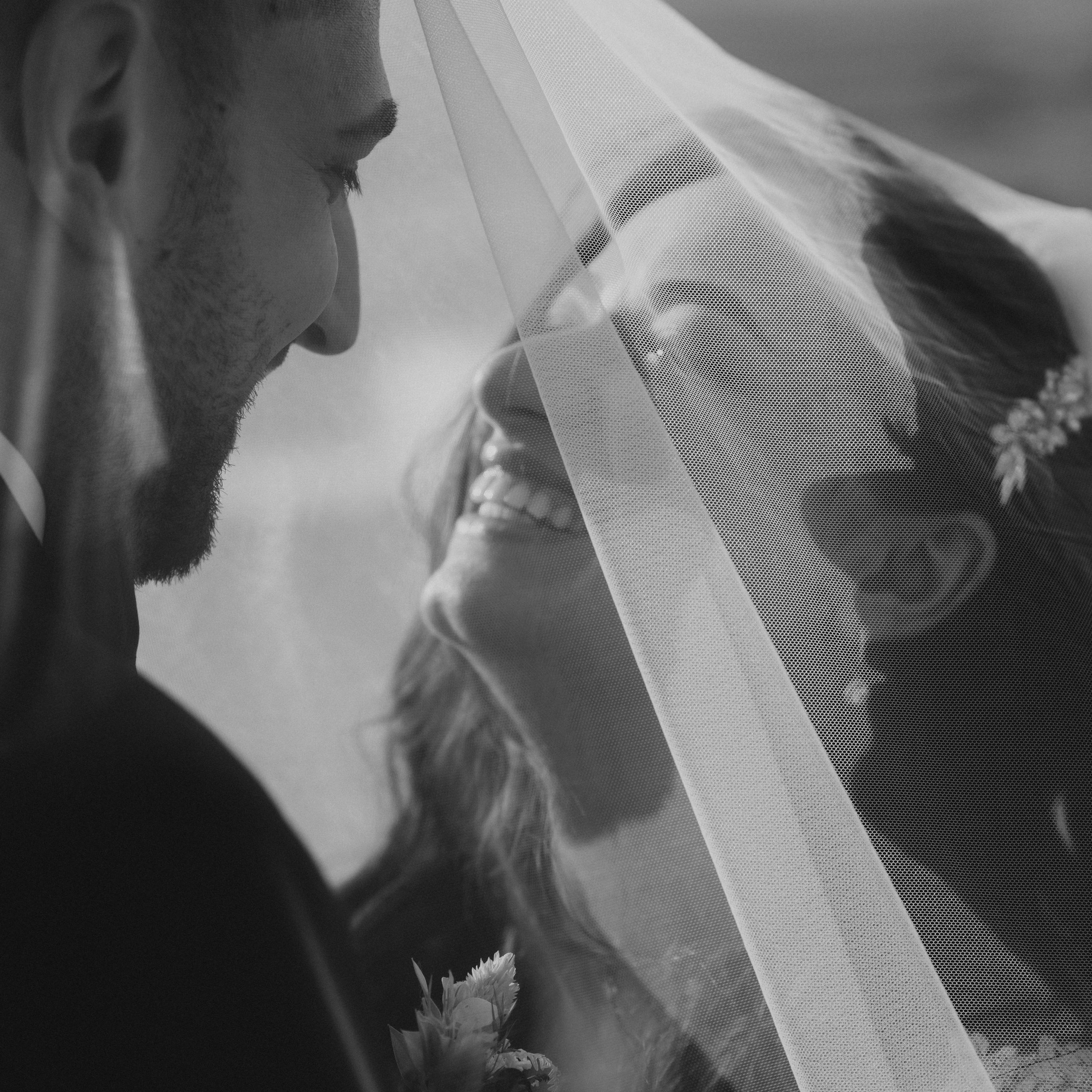 Recenzii. Raw Studio. Fotograful tau de nunta!