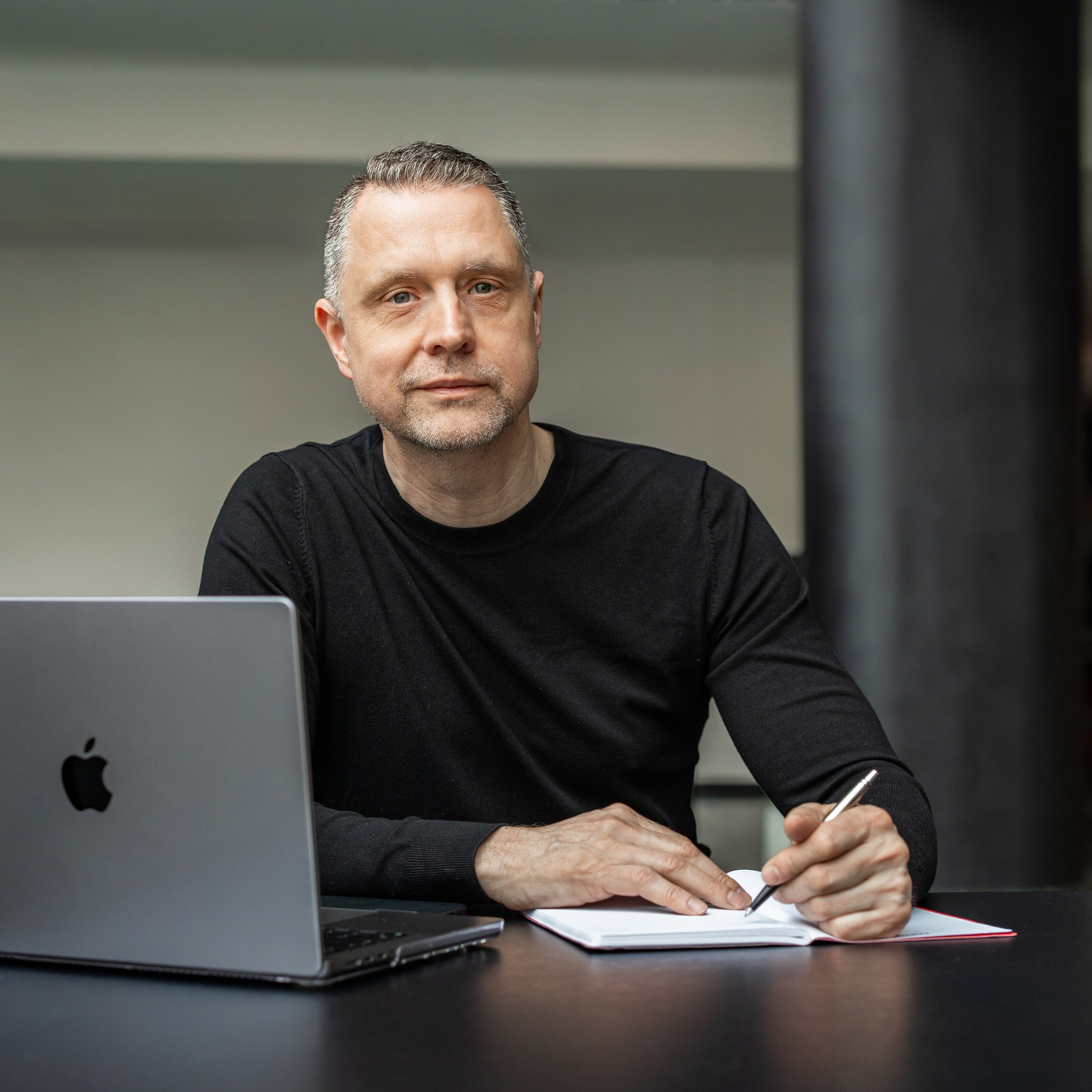 Recenze. Dana Lišková — Empatická fotografka | Introspektivní umělkyně | Neurodivergentní koučka| Zakladatelka Artepy.cz