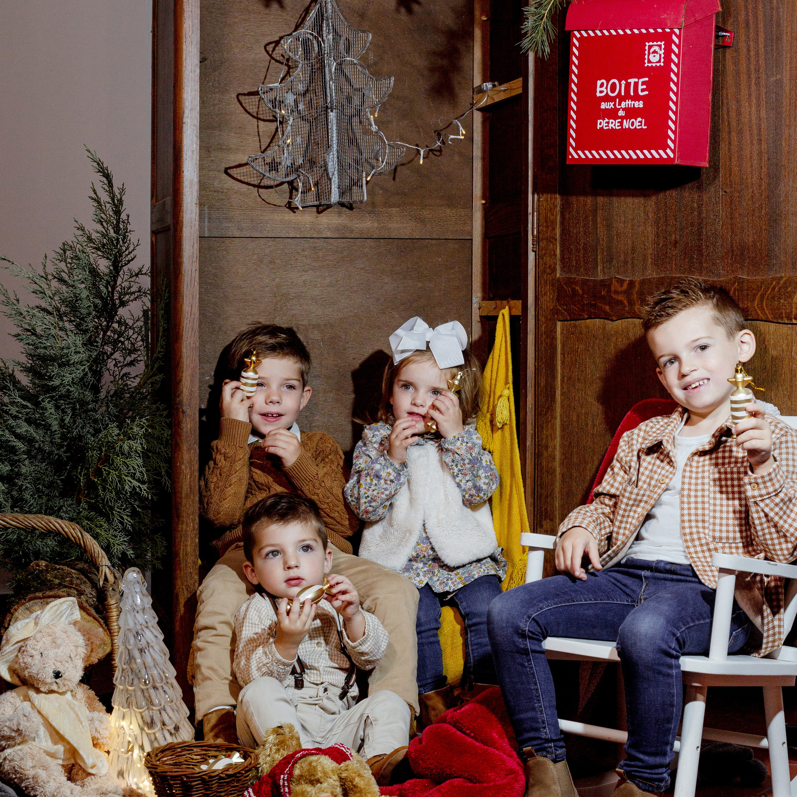 Séance photo de Noël. Studio photo « Partage ton bonheur » – Photographe famille près de Châtellerault, Poitiers et Tours