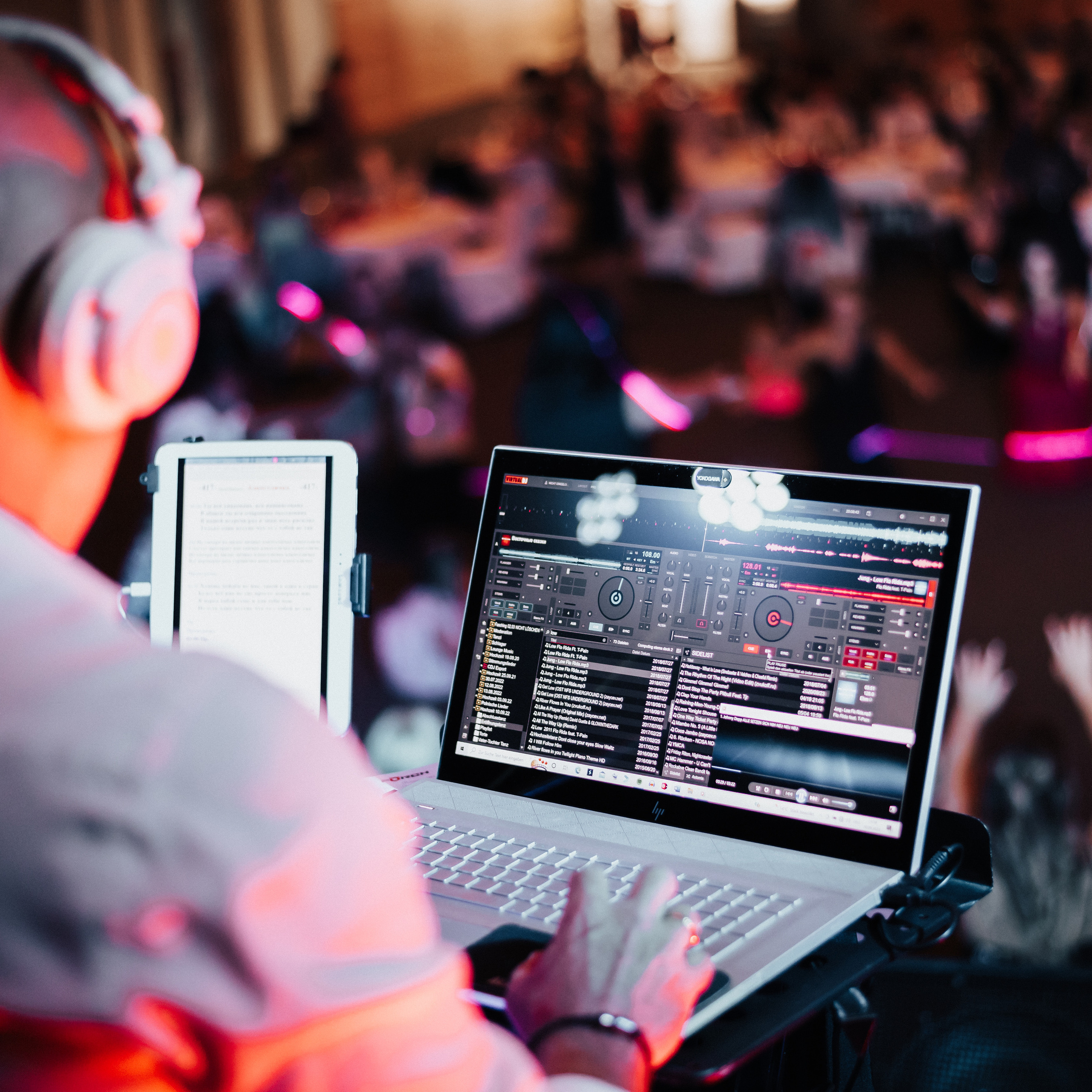 Referenzen. Ich bin Max, Designer, Art & Hochzeitsfotograf aus Germaringen