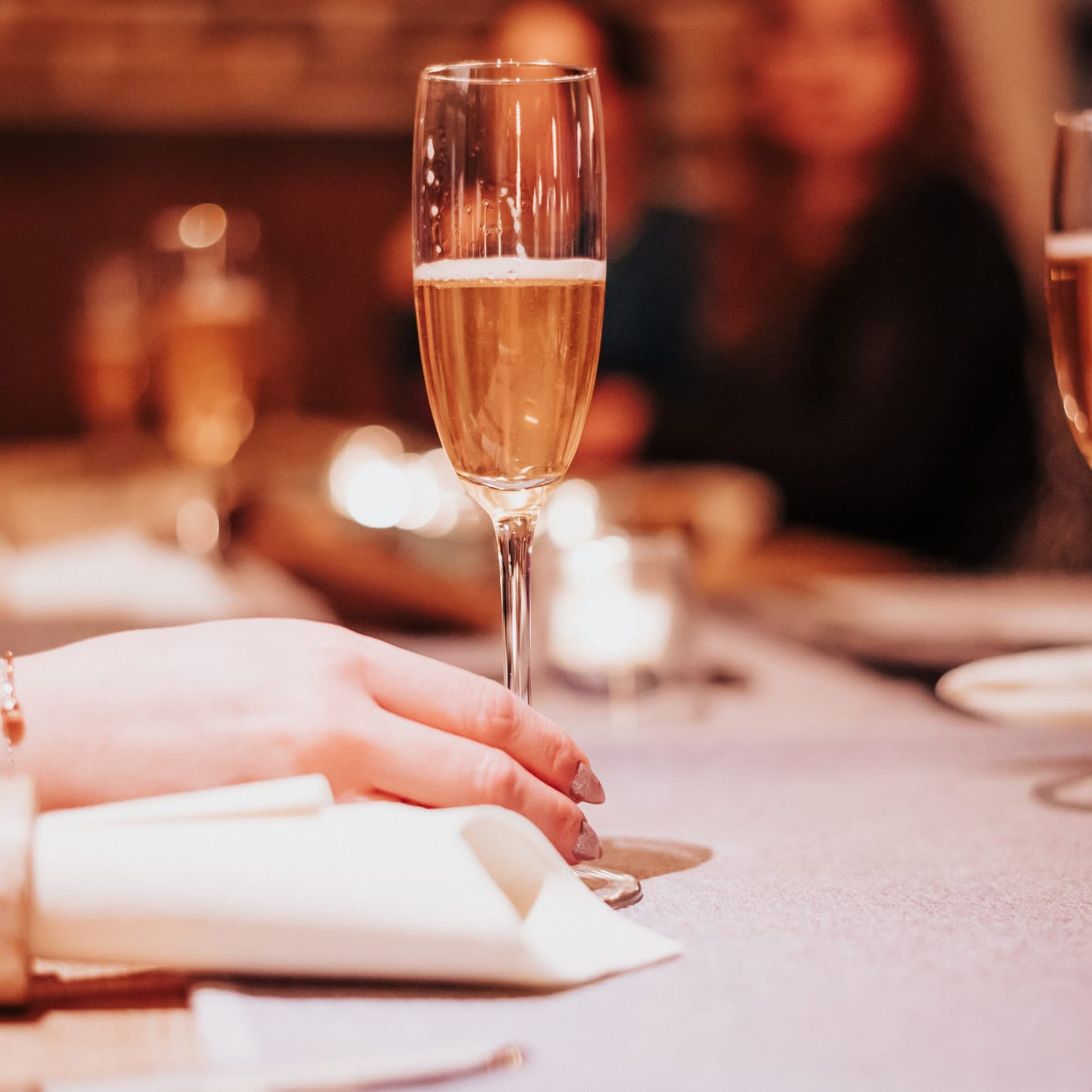 Referenzen. Ich bin Max, Designer, Art & Hochzeitsfotograf aus Germaringen