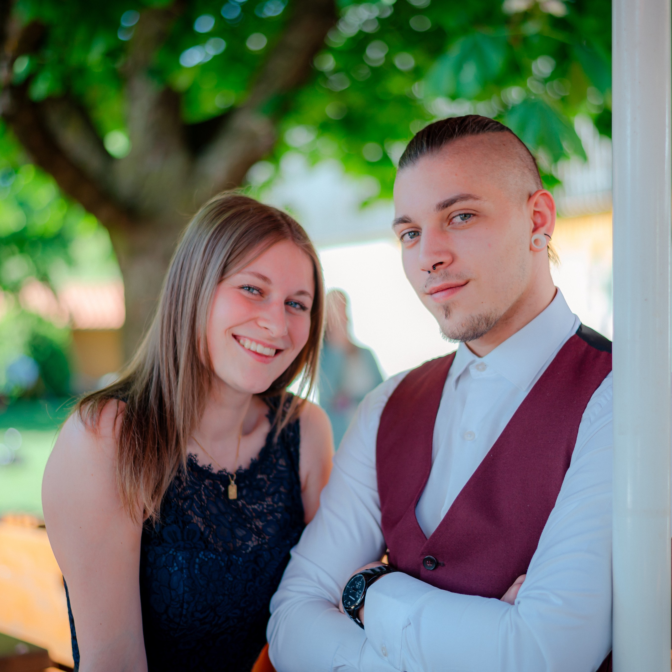 Referenzen. Ich bin Max, Designer, Art & Hochzeitsfotograf aus Germaringen