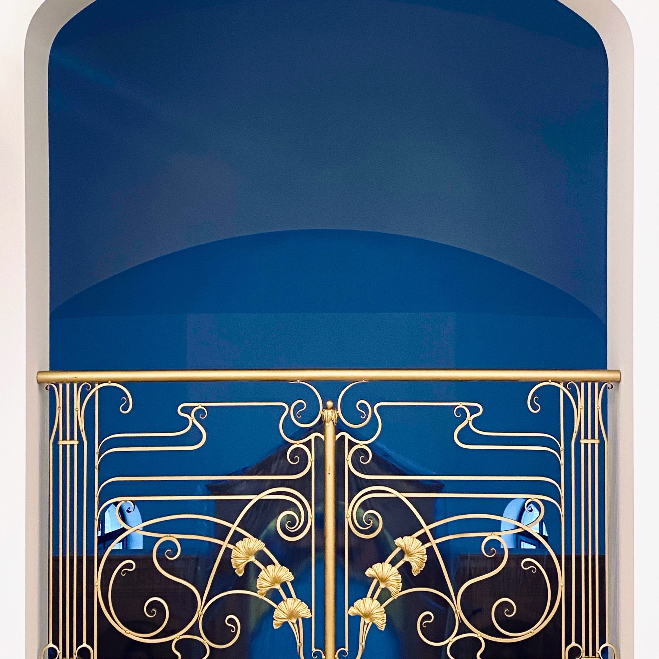 Врата и ограждения в домовом храме в честь Святой Живоначальной Троицы