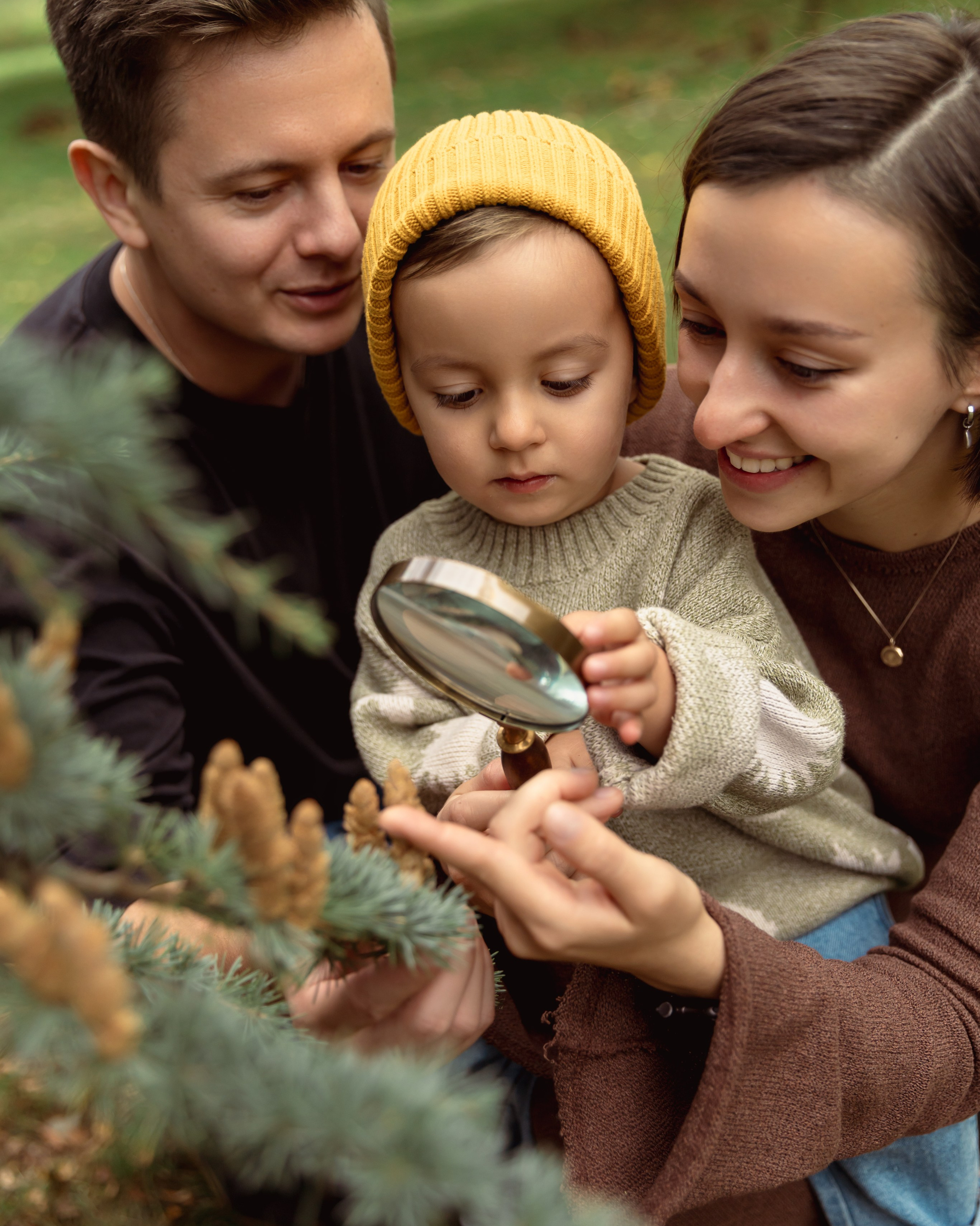 Family walk in Kew Gardens