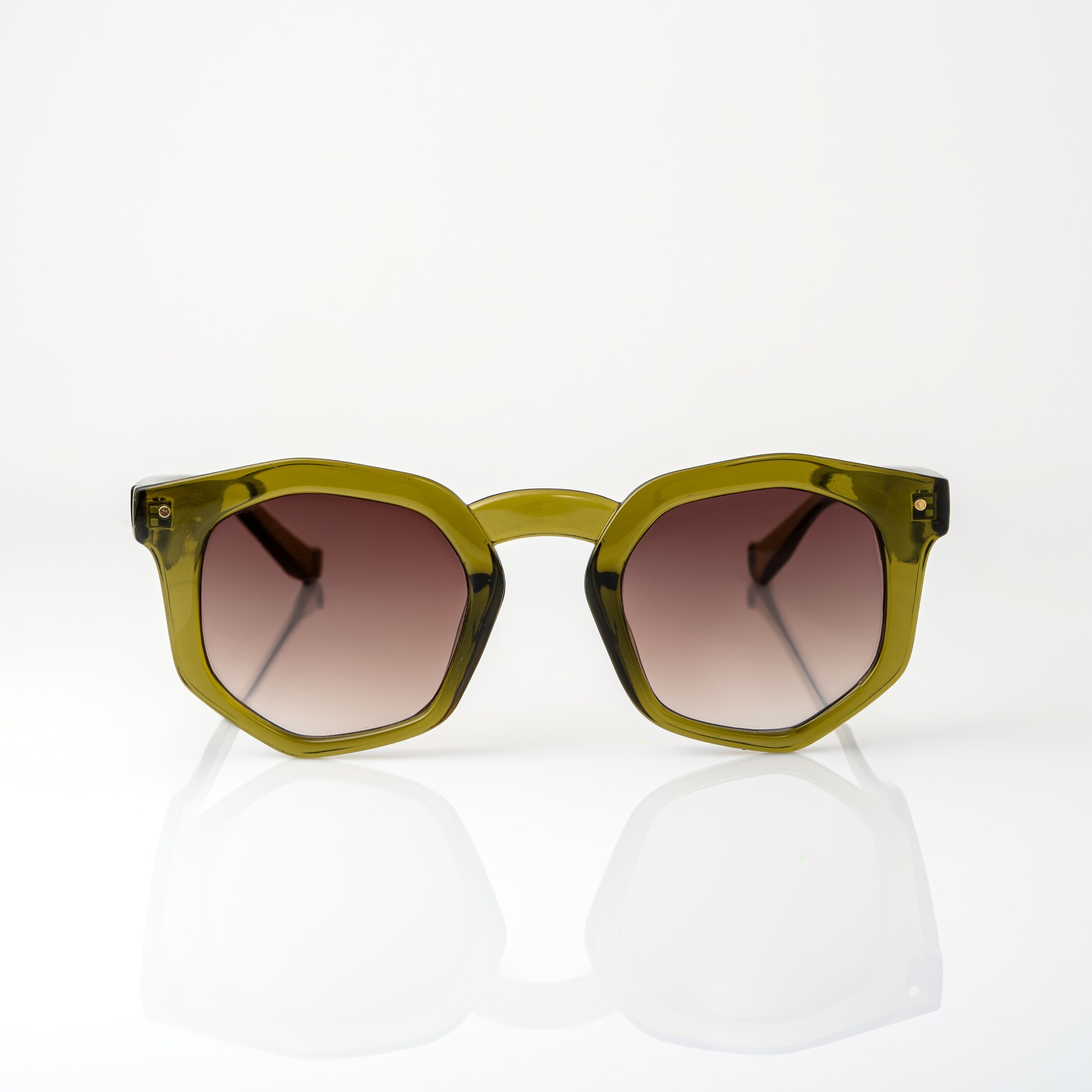 Fotografía de bolsos y accesorios de lujo.