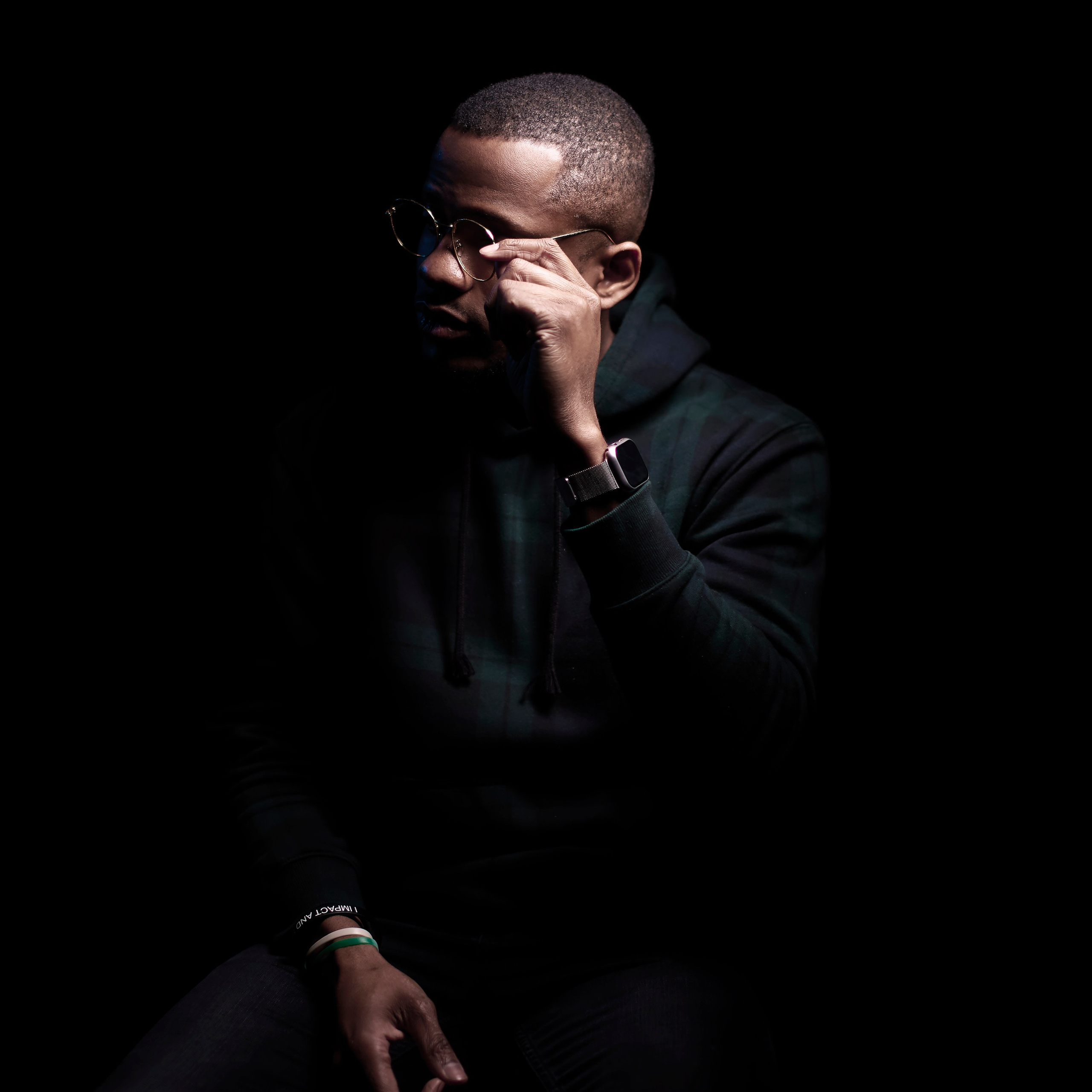 Contact. UK based photographer