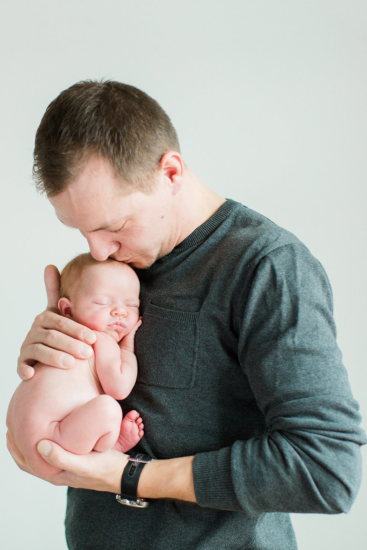 Newbornkuvaus asiakkaan kotona