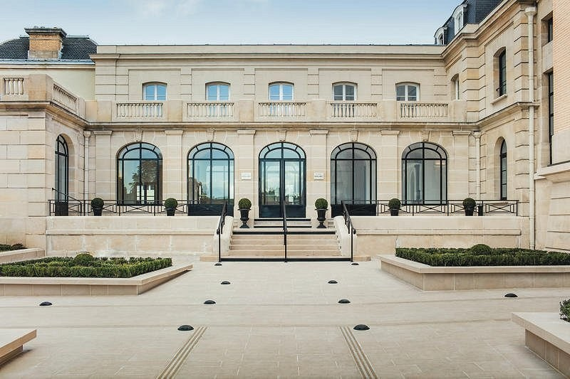 A Photographer’s Journey Through Champagne: A Corporate Perspective on Three Iconic Maisons. Eugénie Smirnova — Photographe à Toulouse et dans le Sud-Ouest